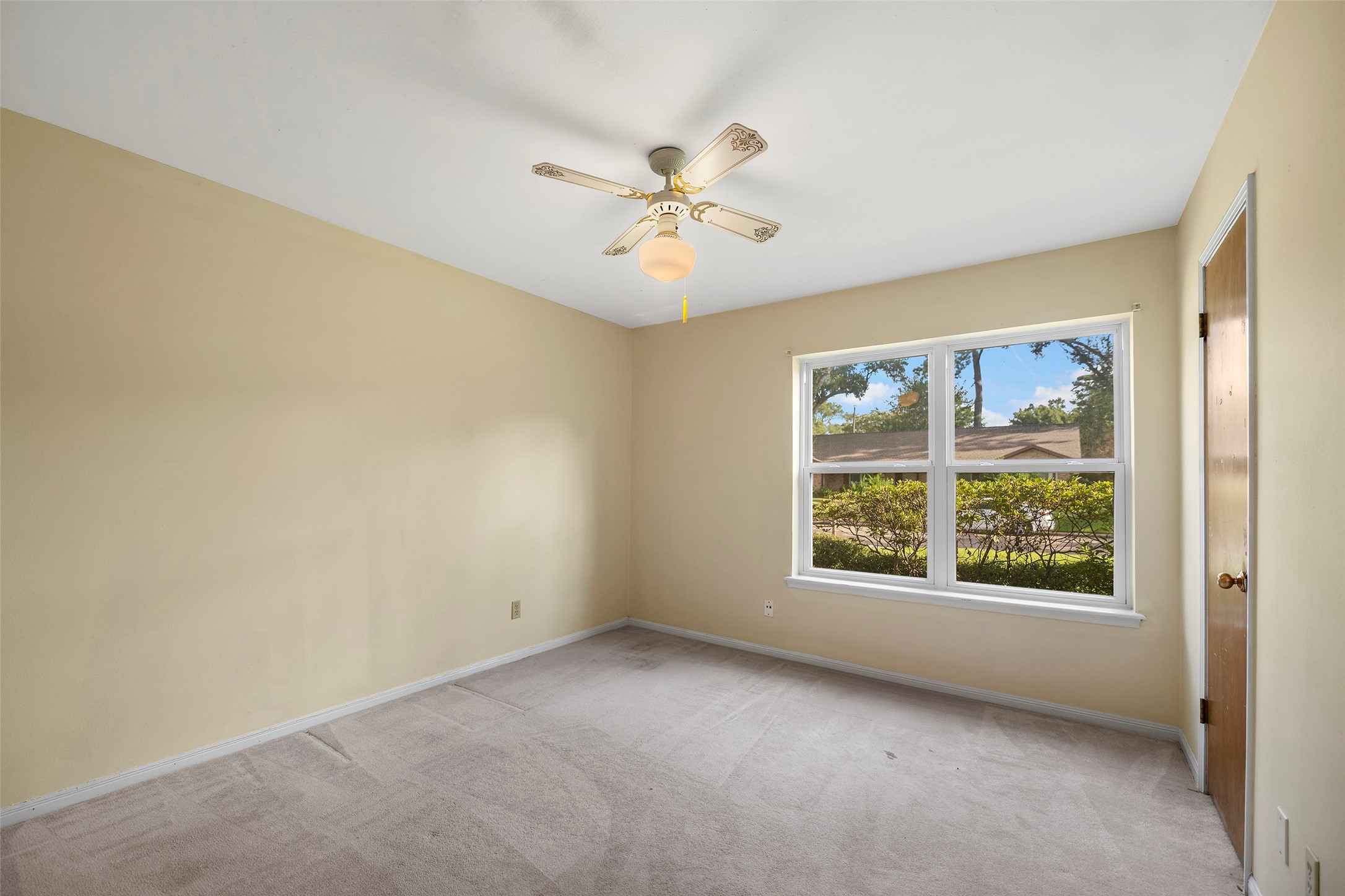 1102 Doral Lane Property Photo 9