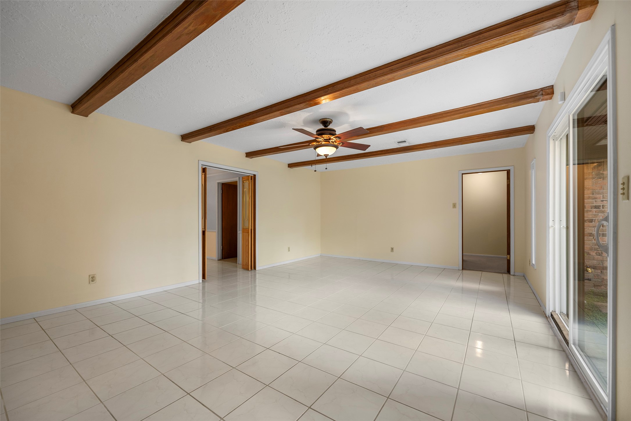 1102 Doral Lane Property Photo 15