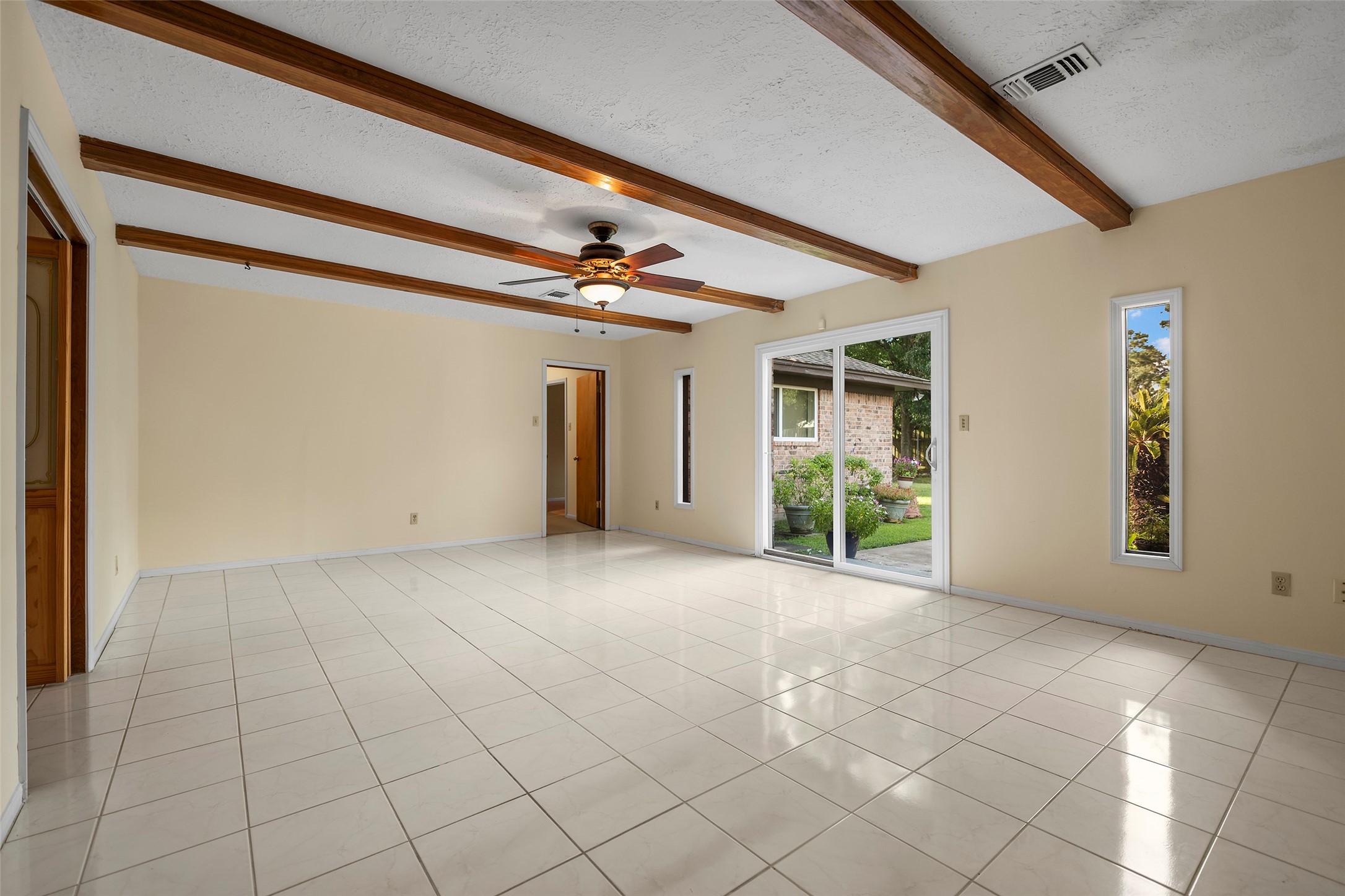 1102 Doral Lane Property Photo 16