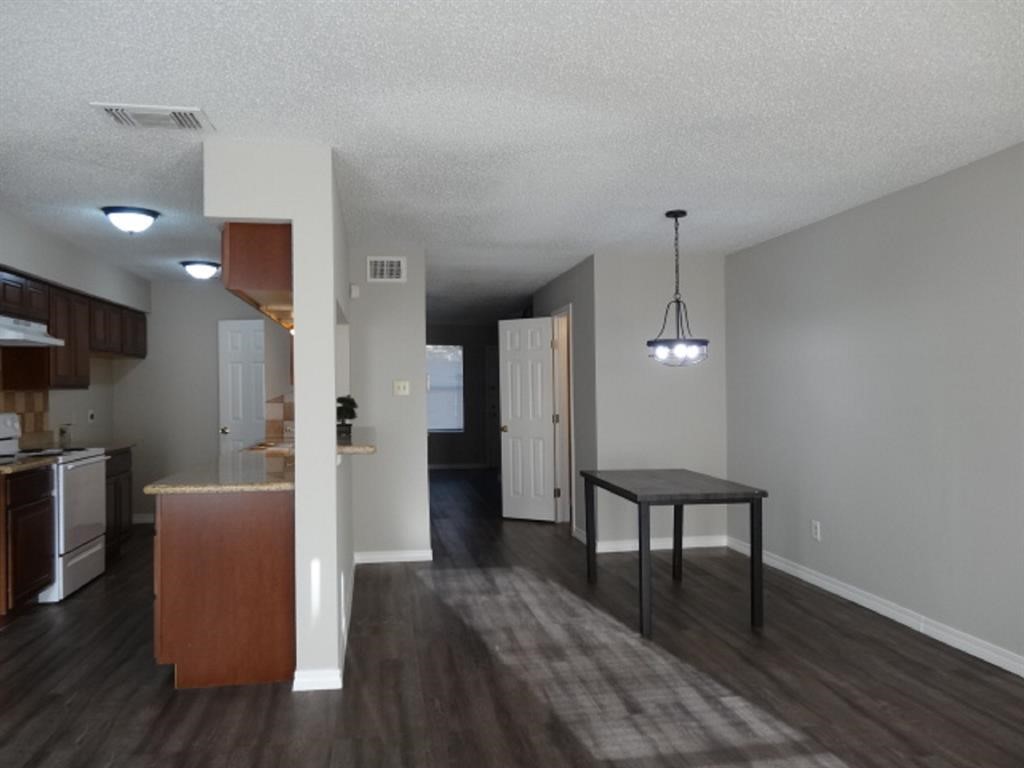 15521 Weldon Drive Property Photo 4