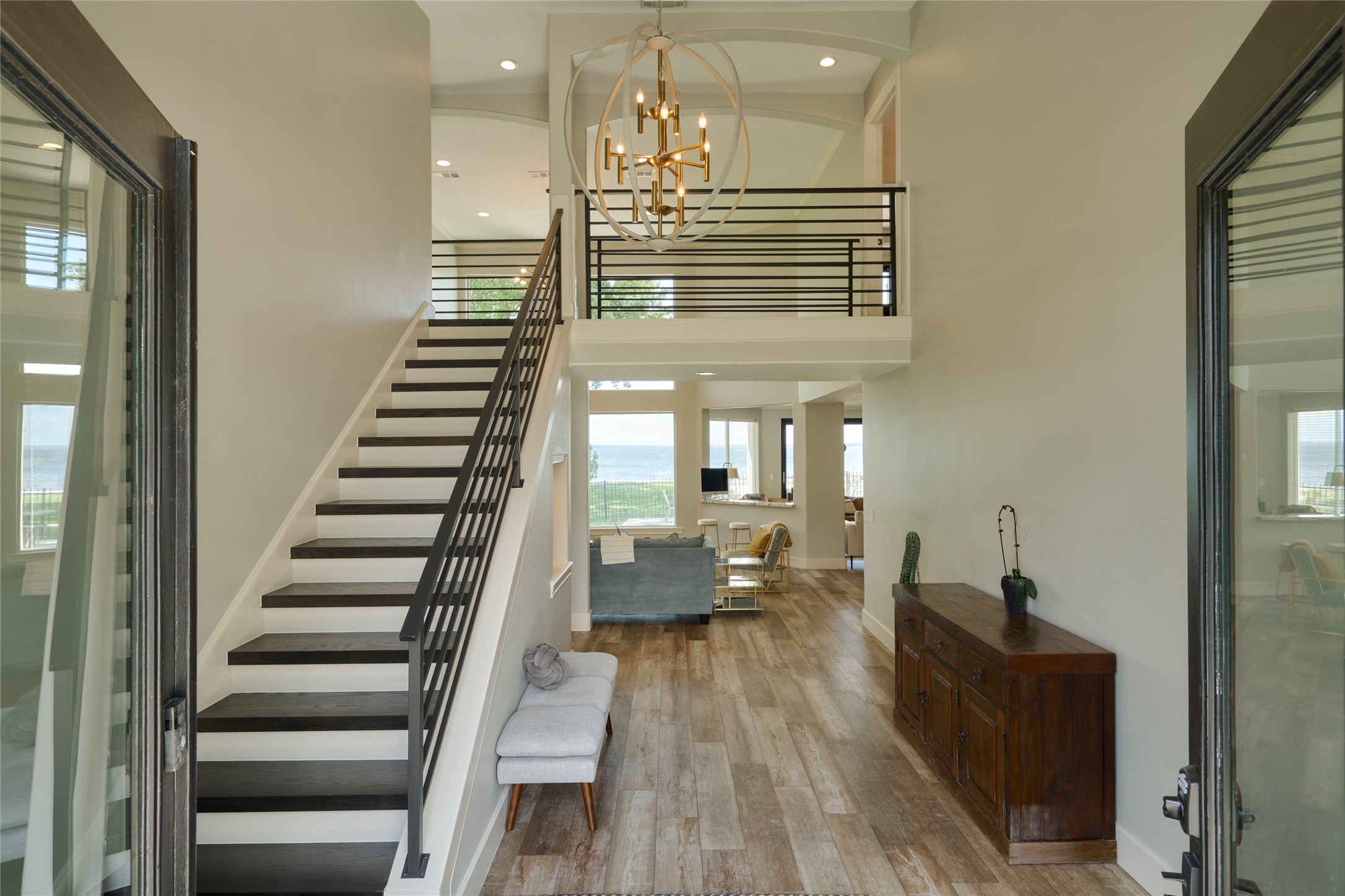 11706 Edgewater Court Property Photo 9