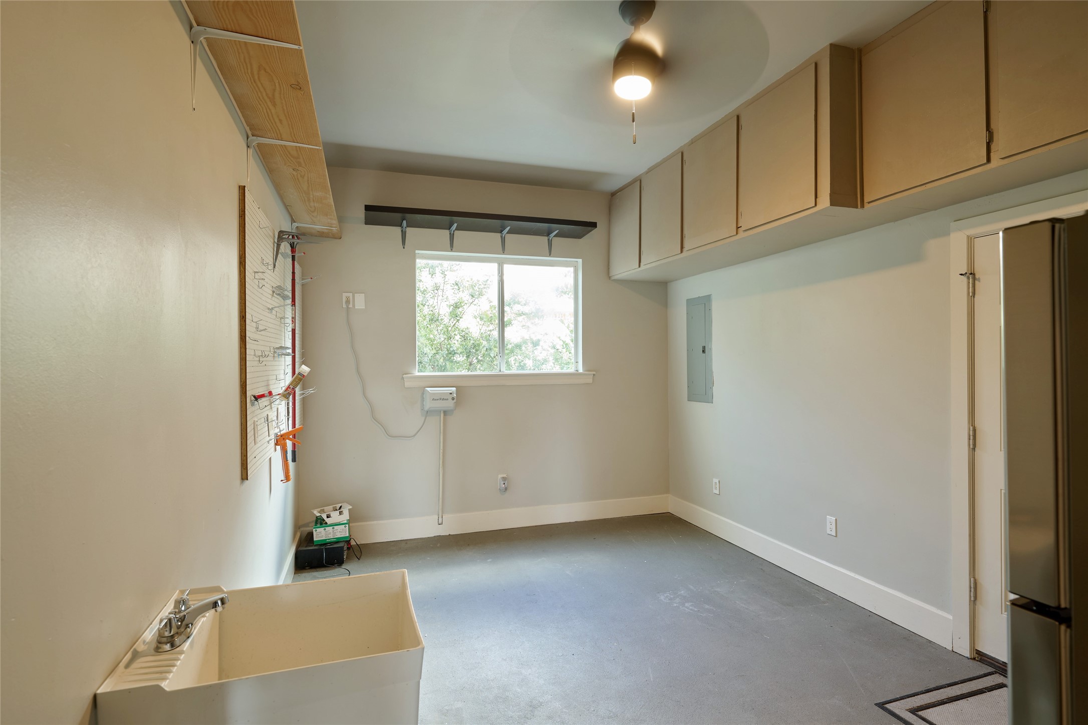 11706 Edgewater Court Property Photo 24