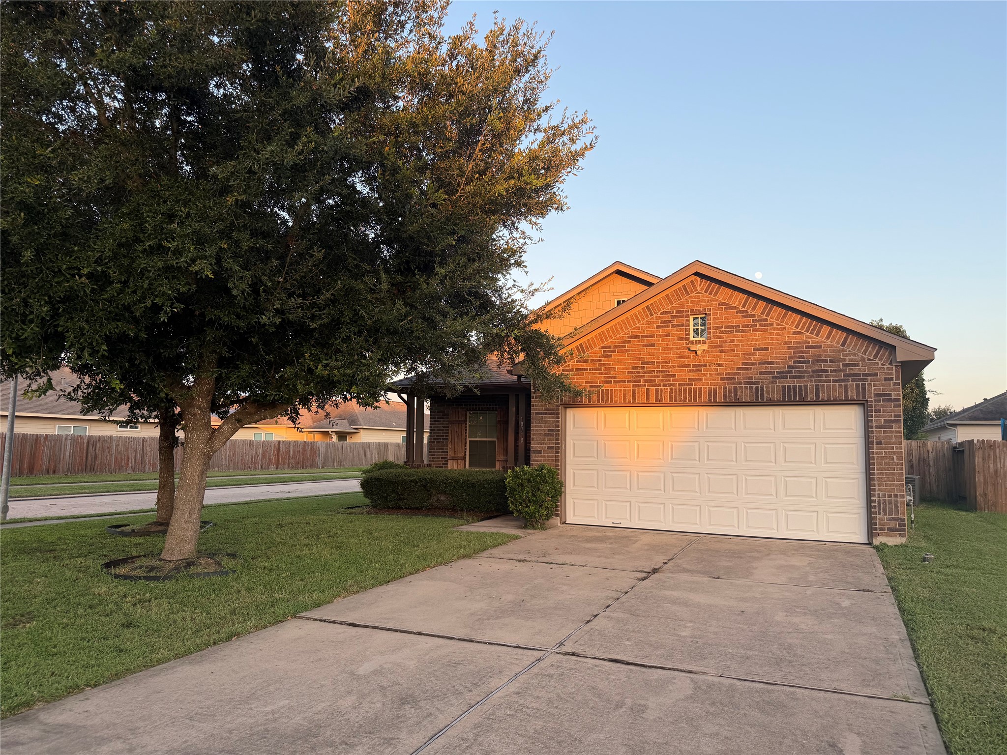 10710 Barker View Drive Property Photo 2