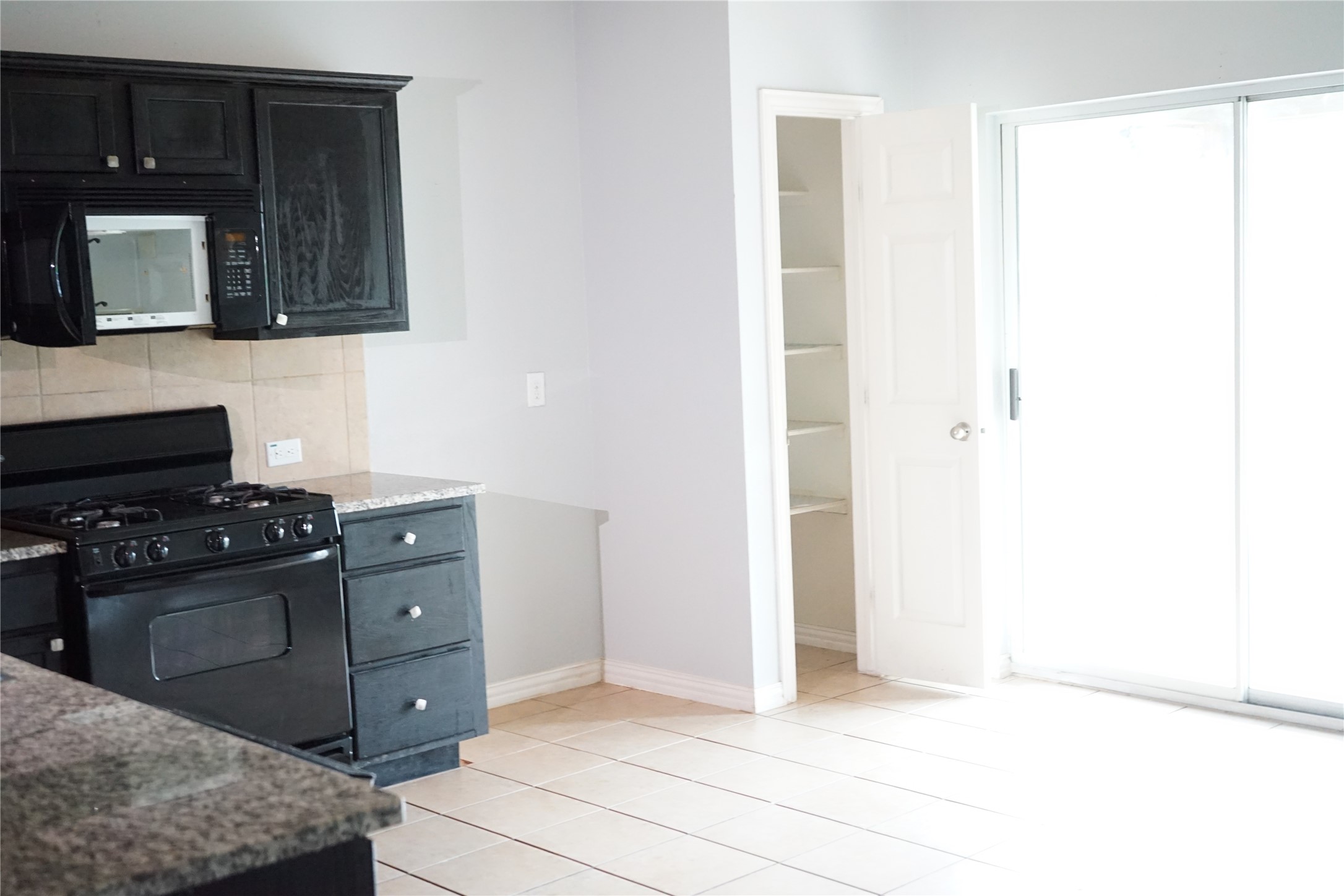 10710 Barker View Drive Property Photo 7