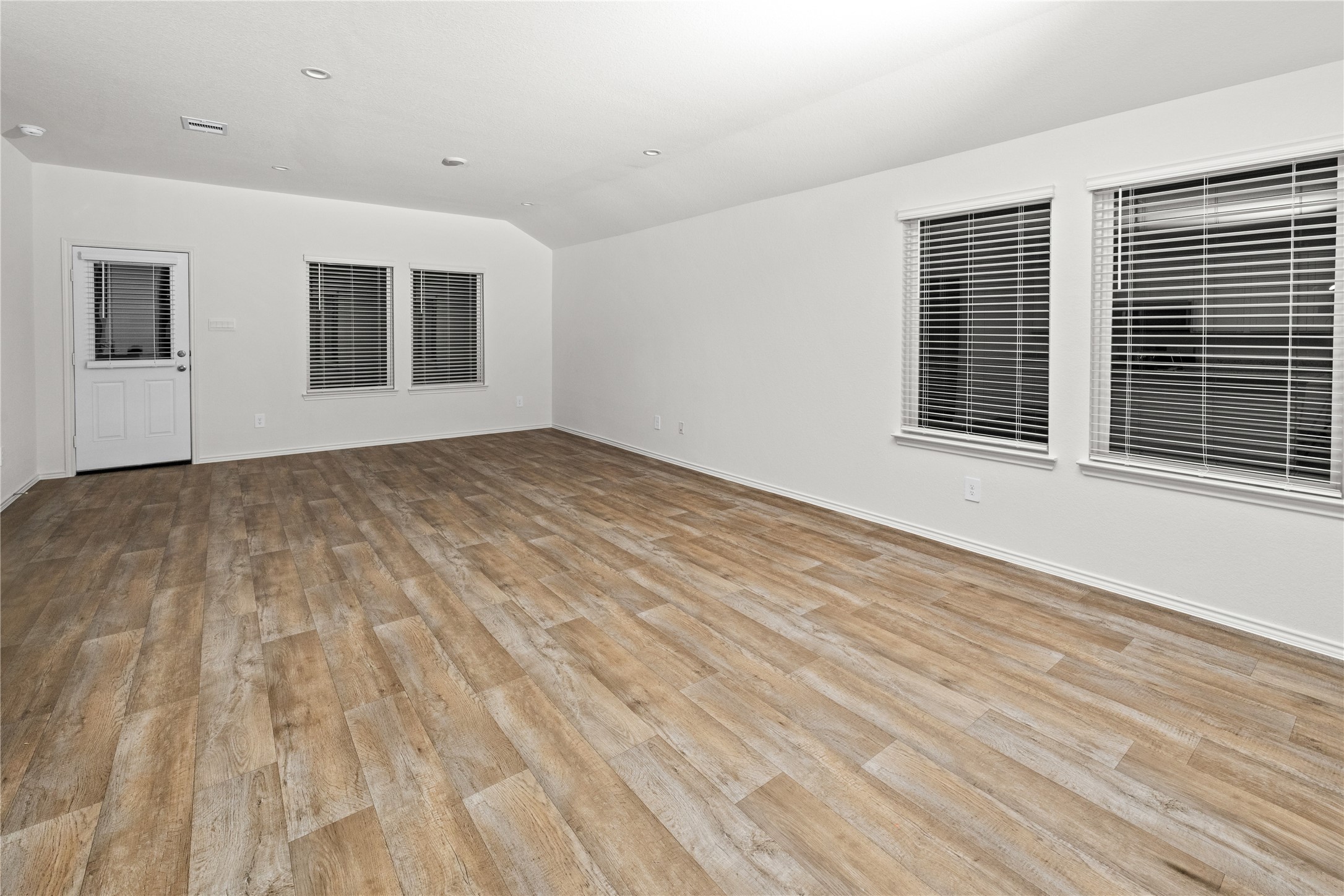 4227 Bedwyn Bay Dr Property Photo 8