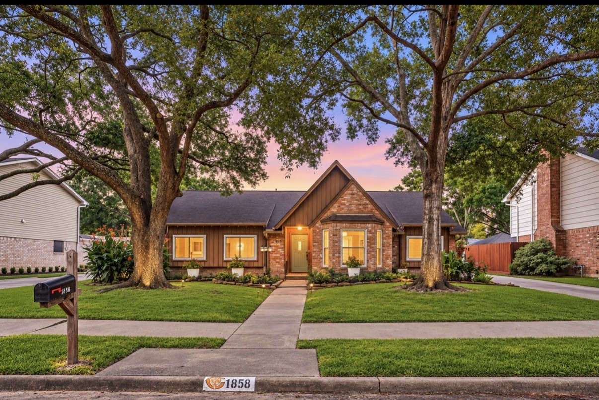 1858 Eagle Falls Drive
