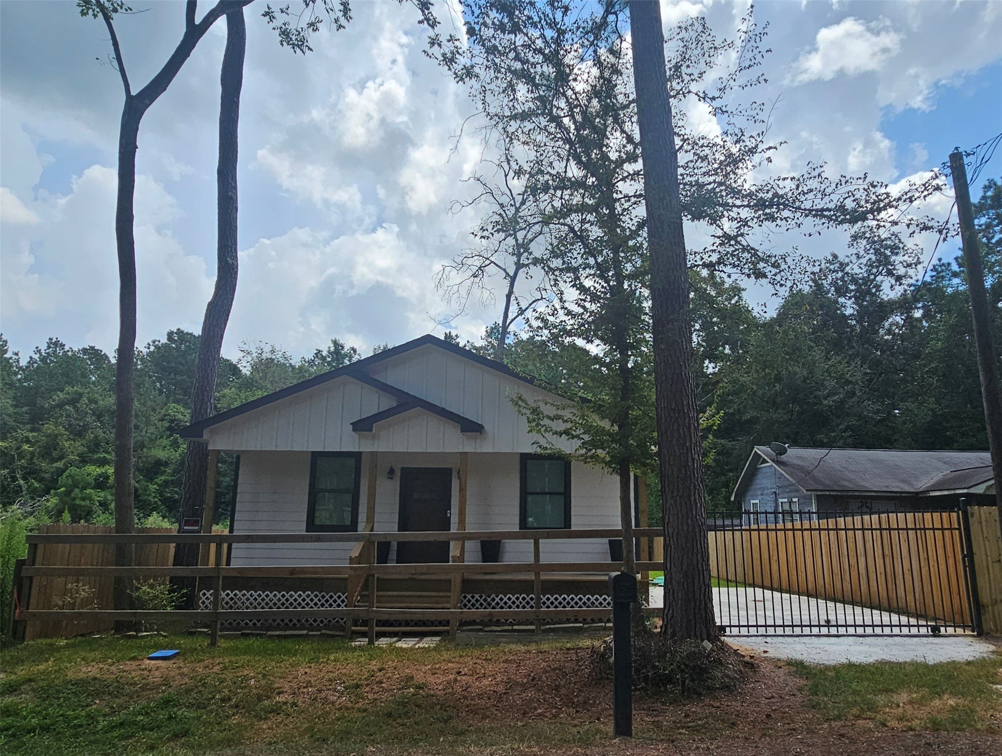 160 Oak Lane Property Photo 1