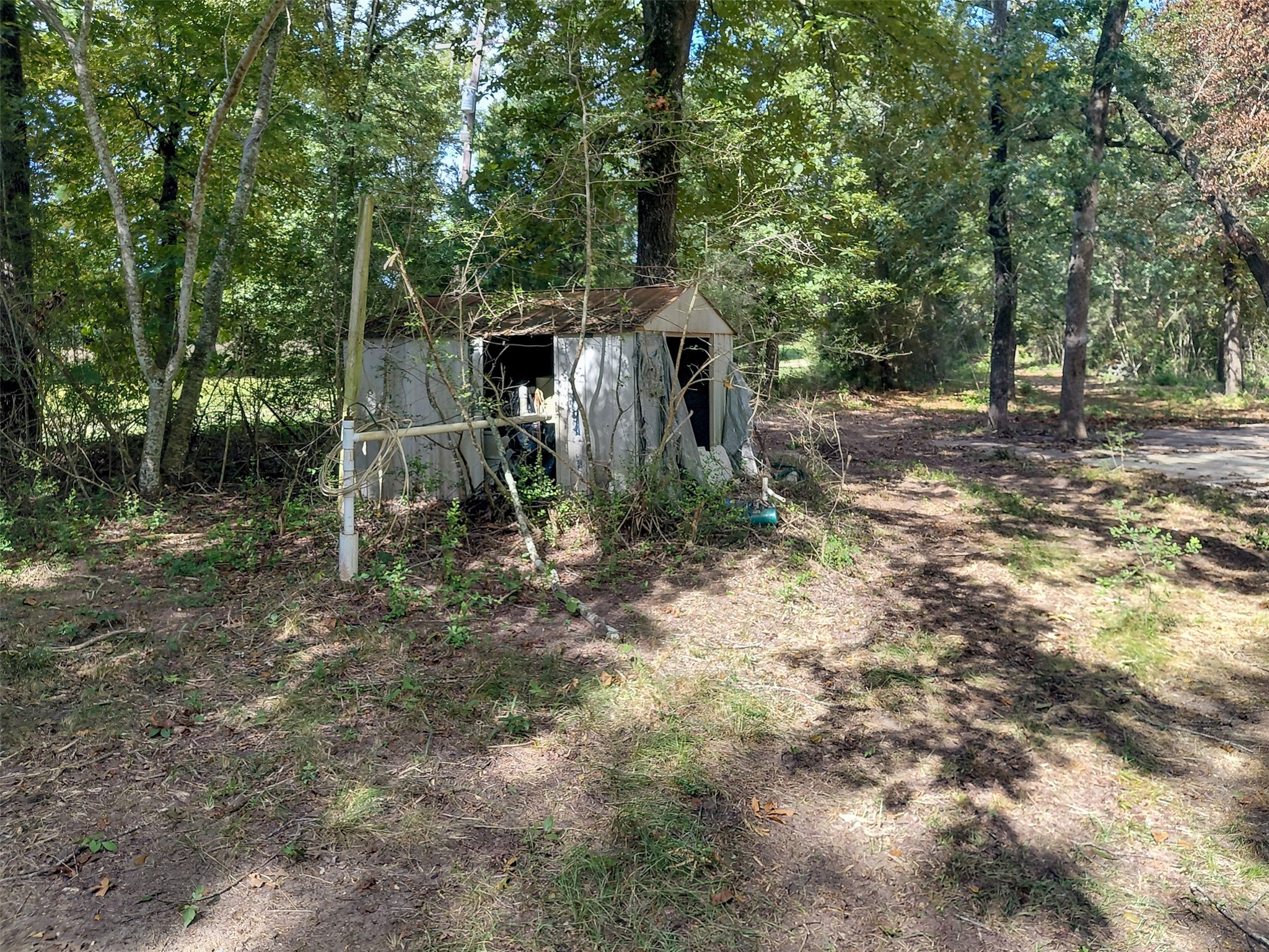 230 Private Road 8305 Property Photo 4