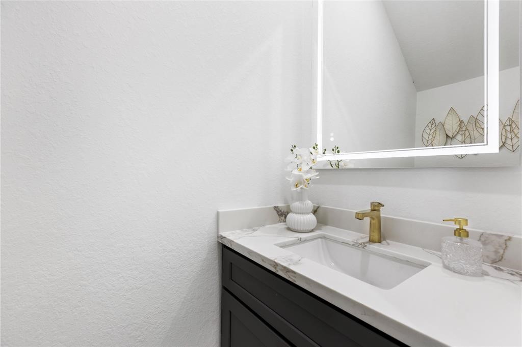 7330 Saint Lo Road B Property Photo 8