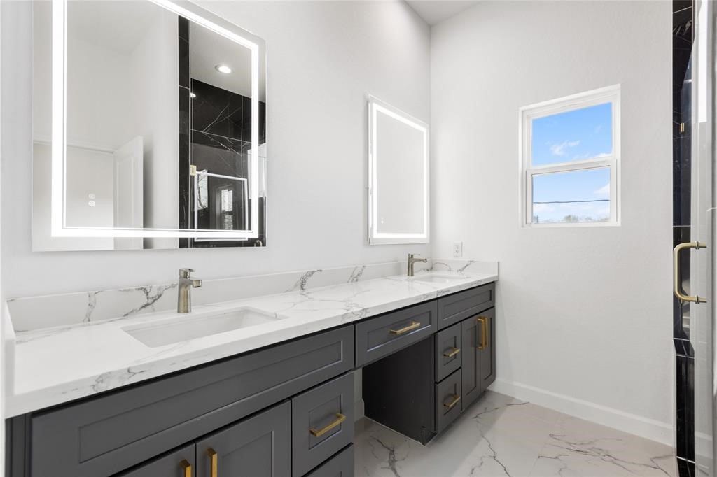 7330 Saint Lo Road B Property Photo 11