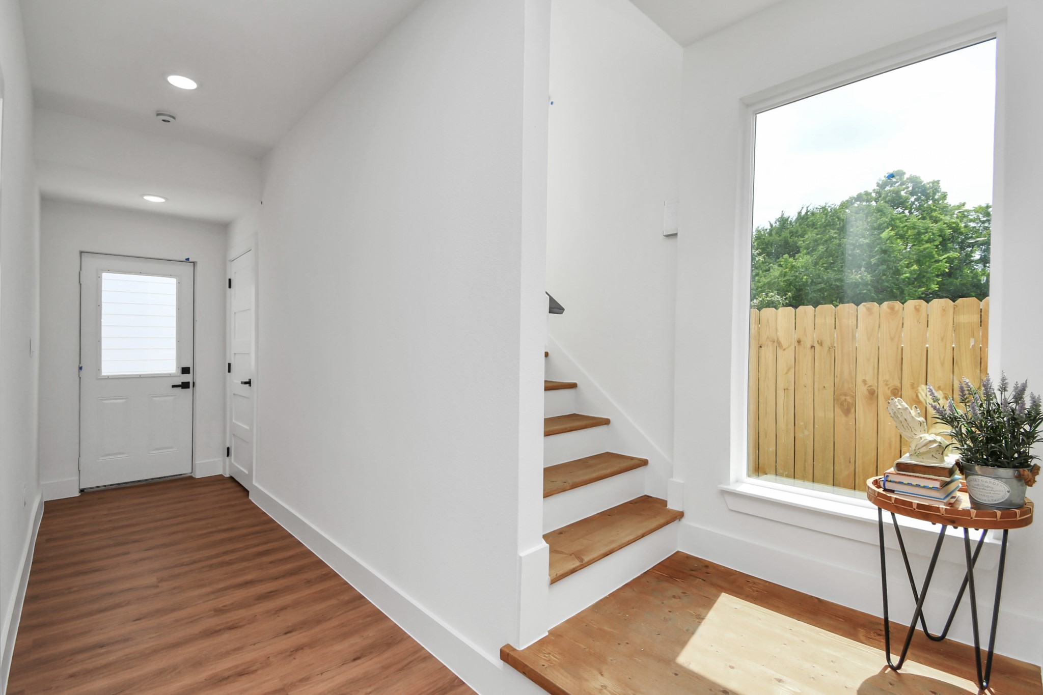 235 B Julia St Street B Property Photo 6