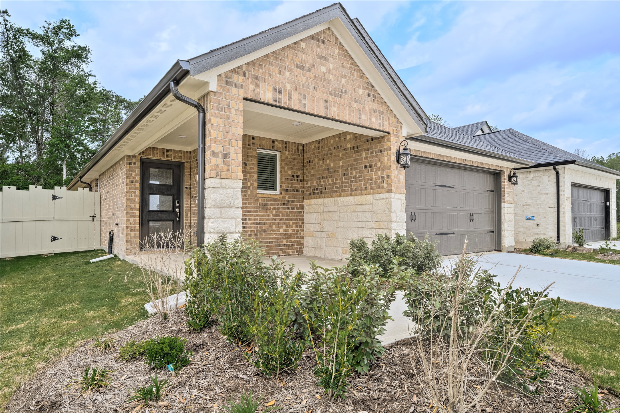 17502 Rosette Grass Drive Property Photo 2