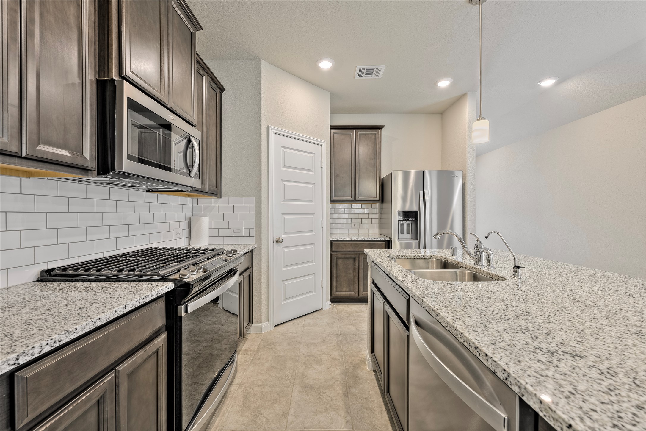 17502 Rosette Grass Drive Property Photo 8