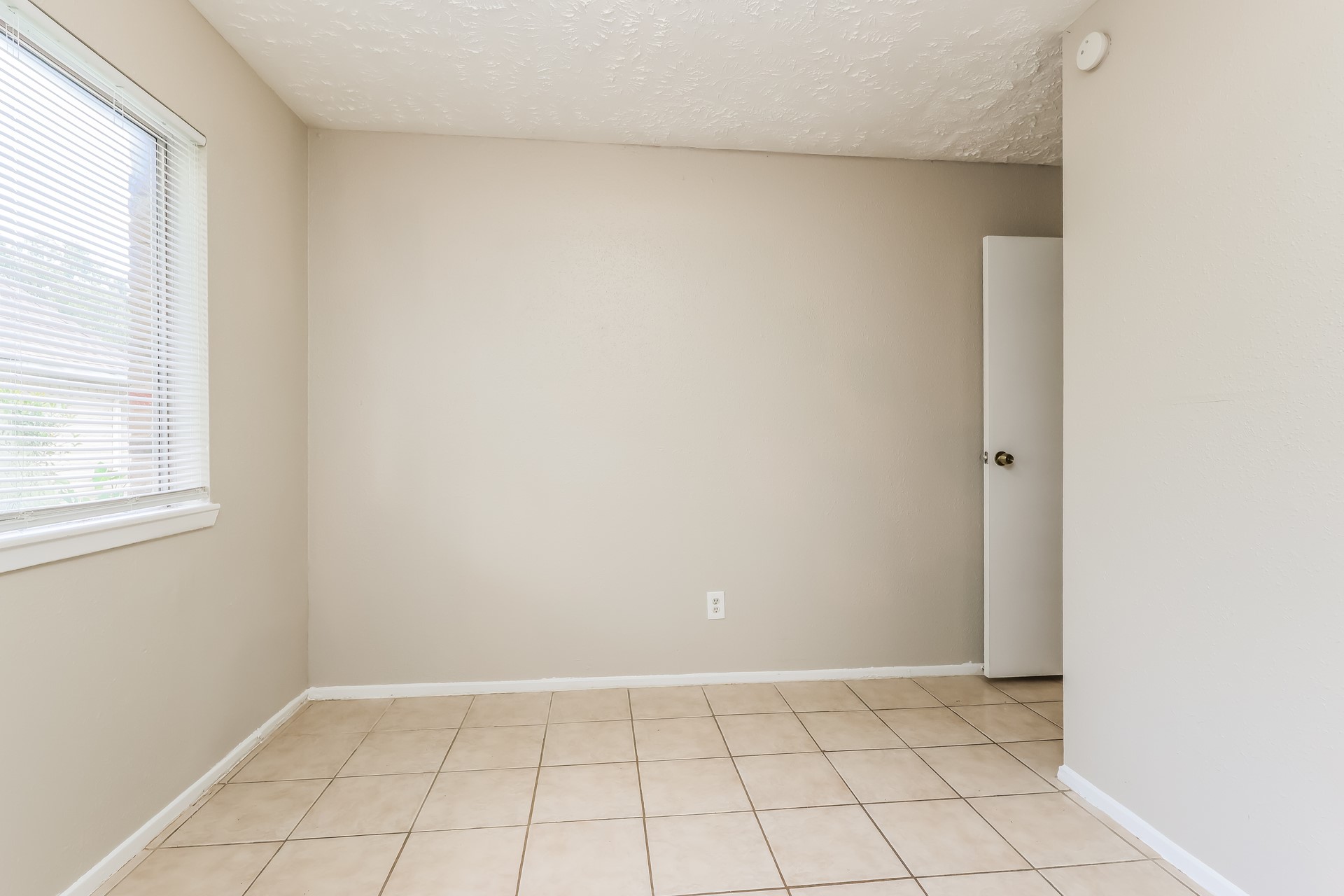20102 Big Timber Drive Property Photo 12