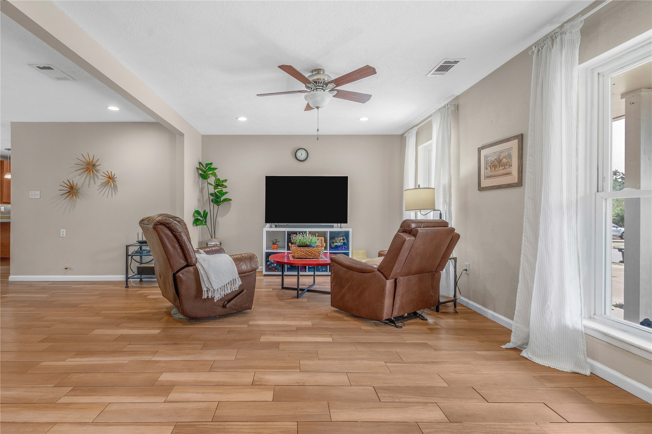1204 Berkeley Street Property Photo 5