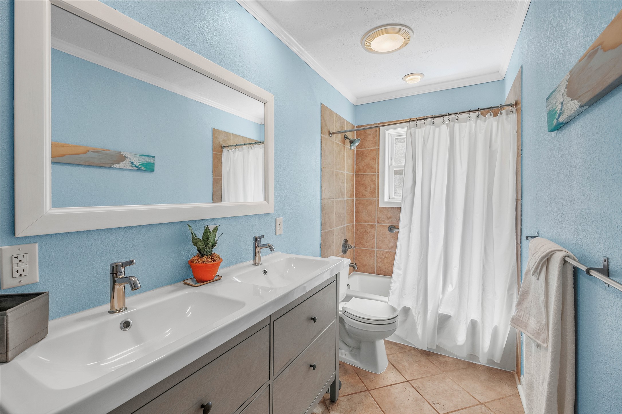1204 Berkeley Street Property Photo 18