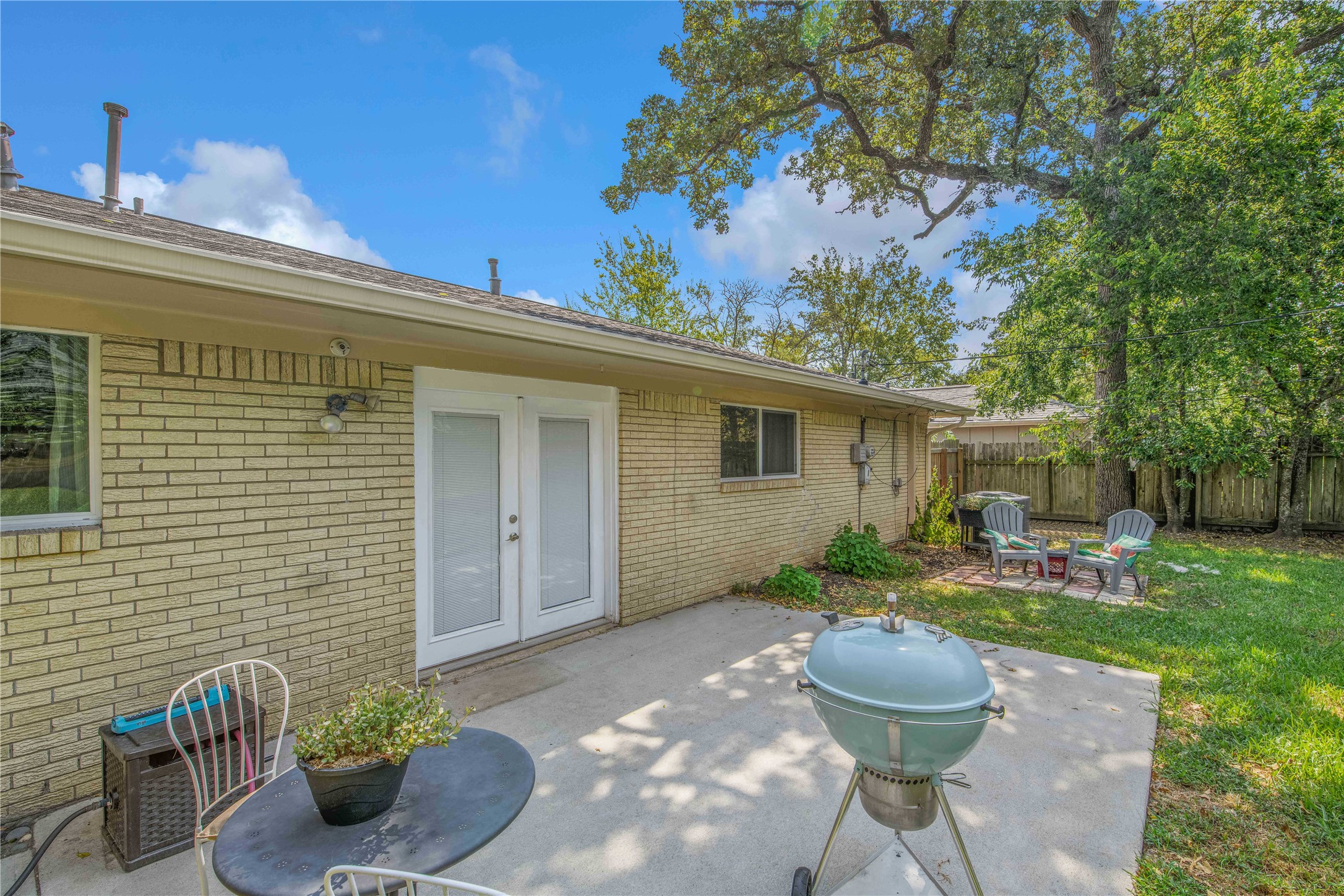 1204 Berkeley Street Property Photo 23