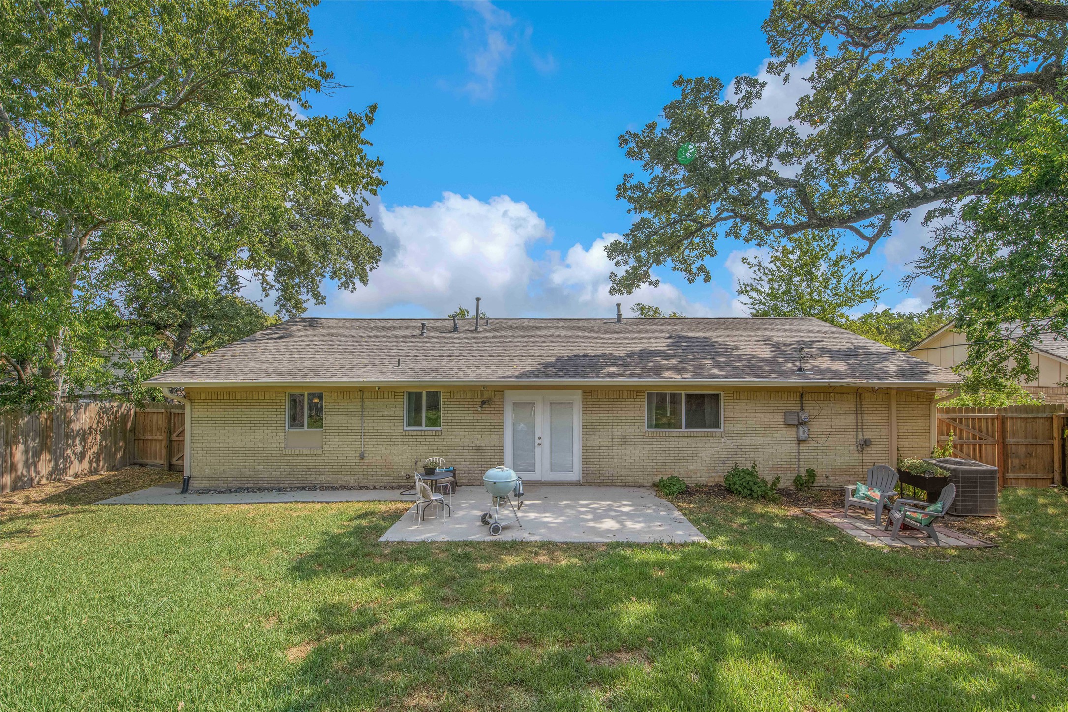 1204 Berkeley Street Property Photo 24