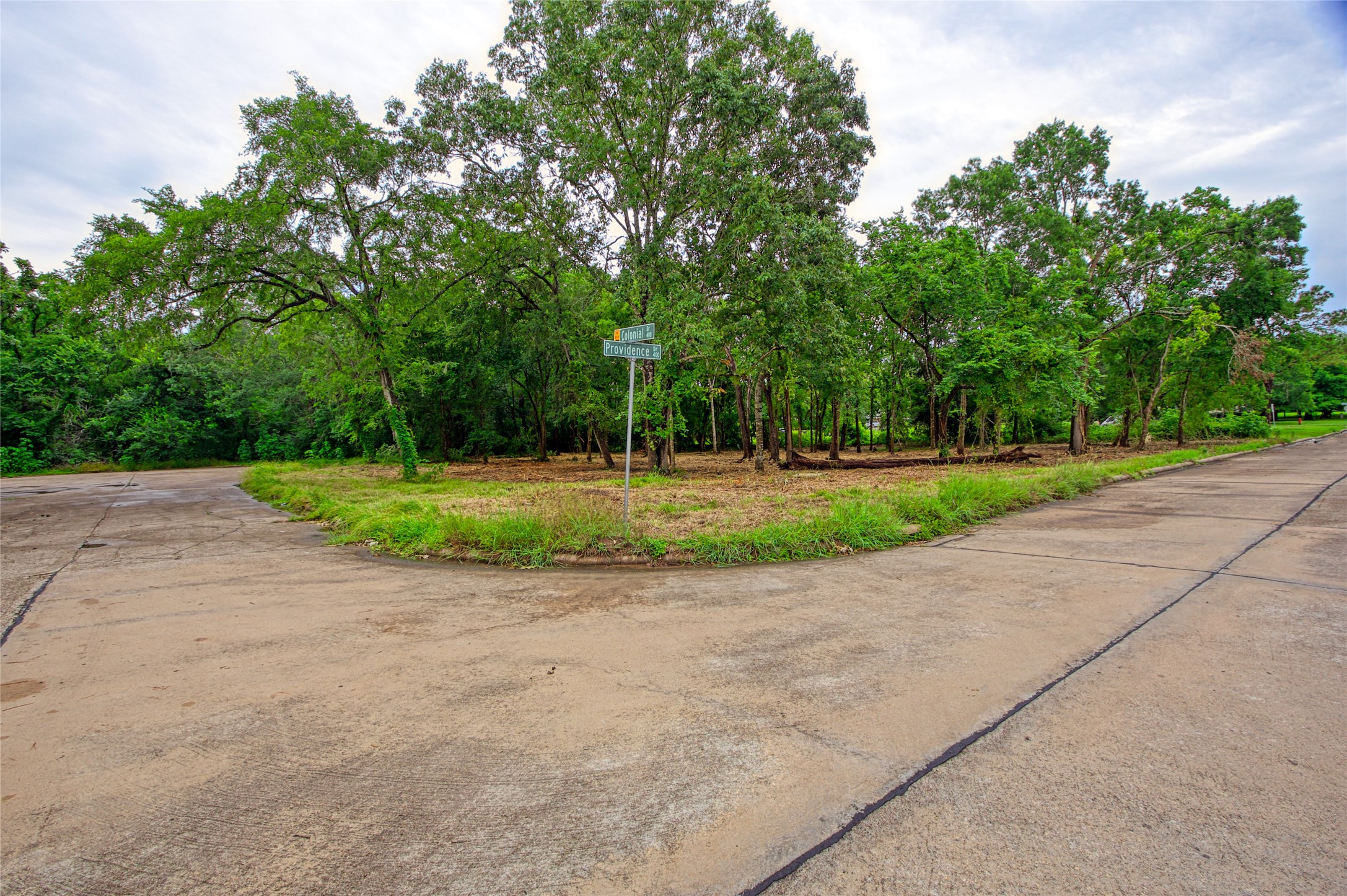 501 Colonial Drive Property Photo 4
