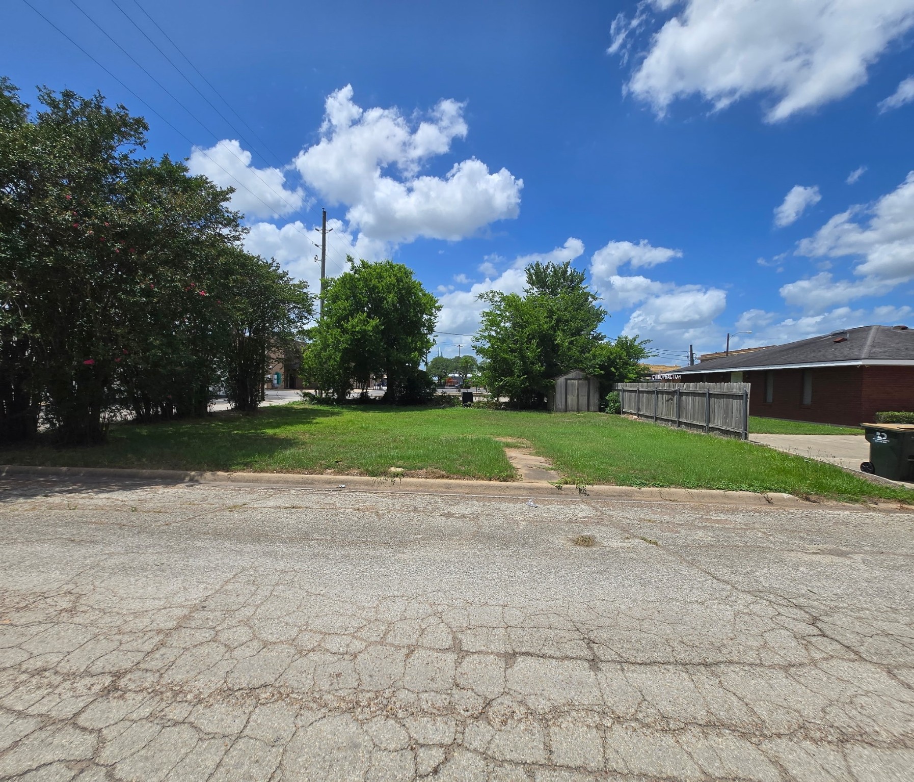 211 4th Street Property Photo 2