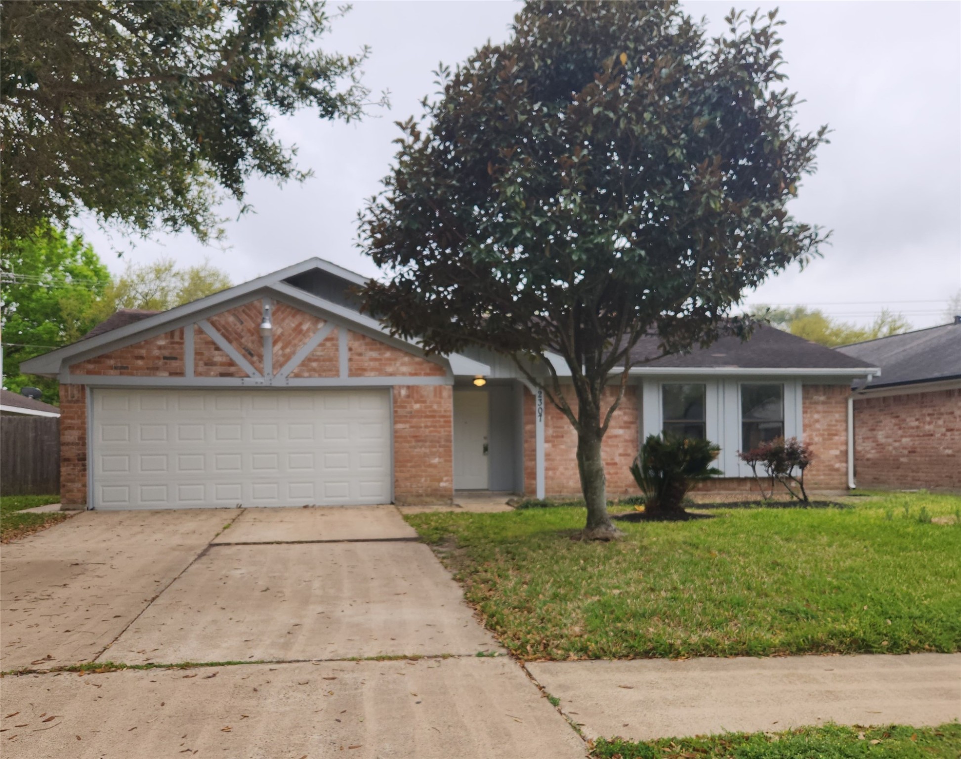12307 Shannon Hills Drive Property Photo 1