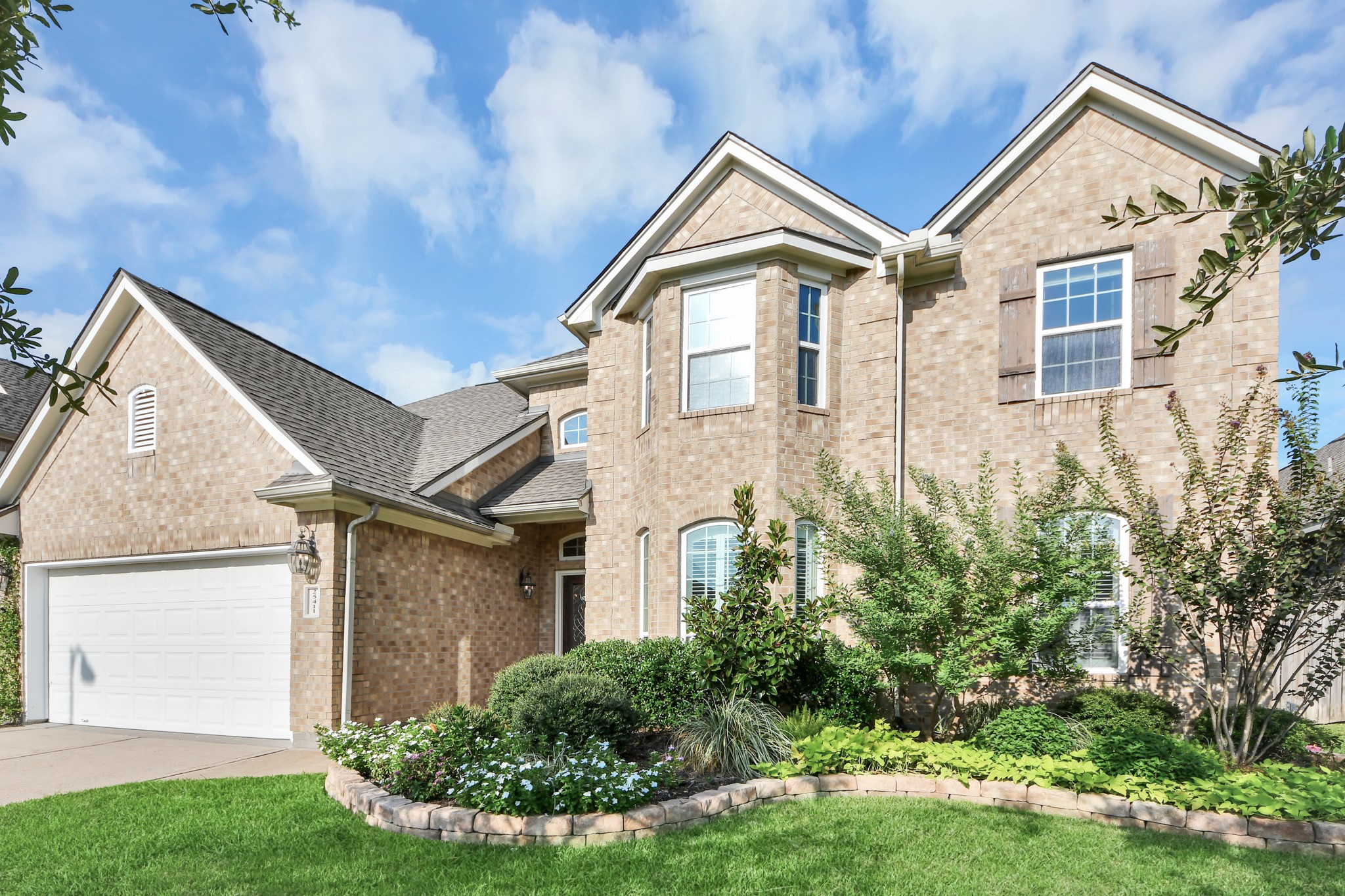 25411 Auburn Bend Drive N Property Photo 1