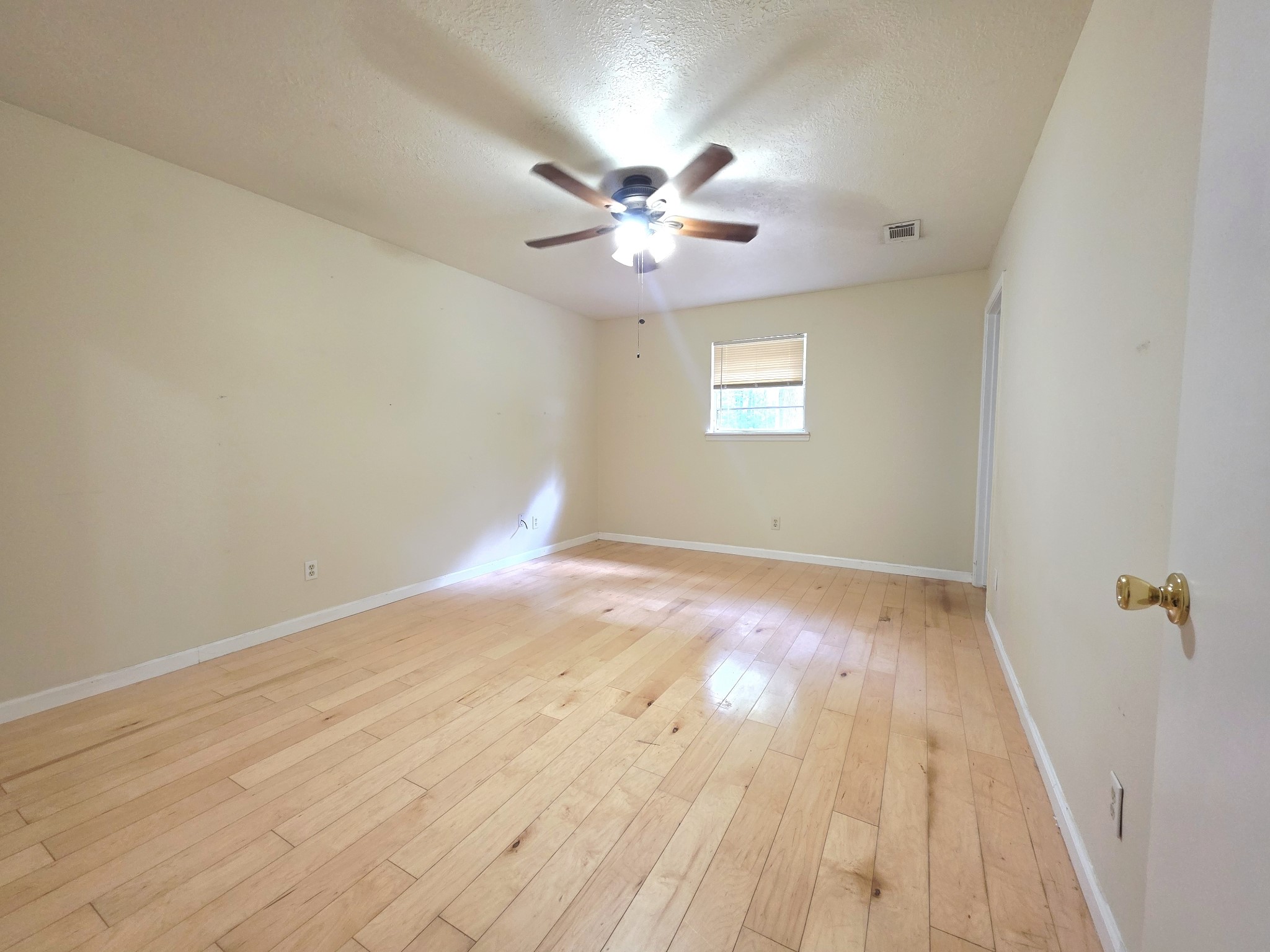 12105 Old County Road Property Photo 8