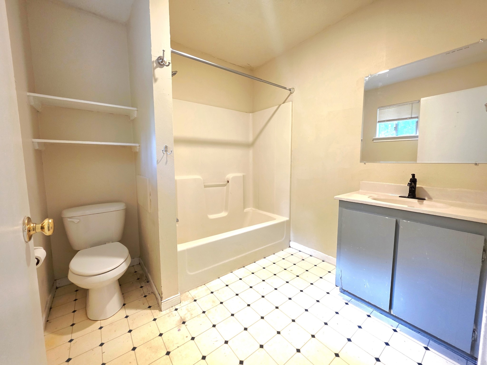 12105 Old County Road Property Photo 10