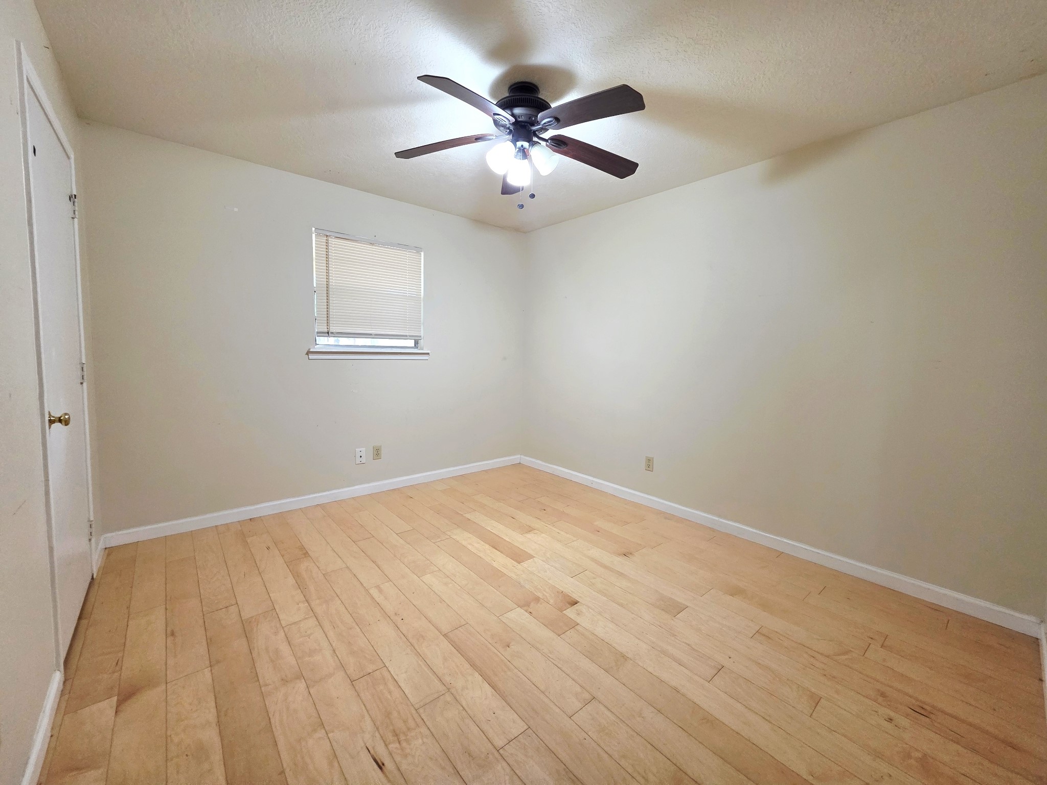 12105 Old County Road Property Photo 13