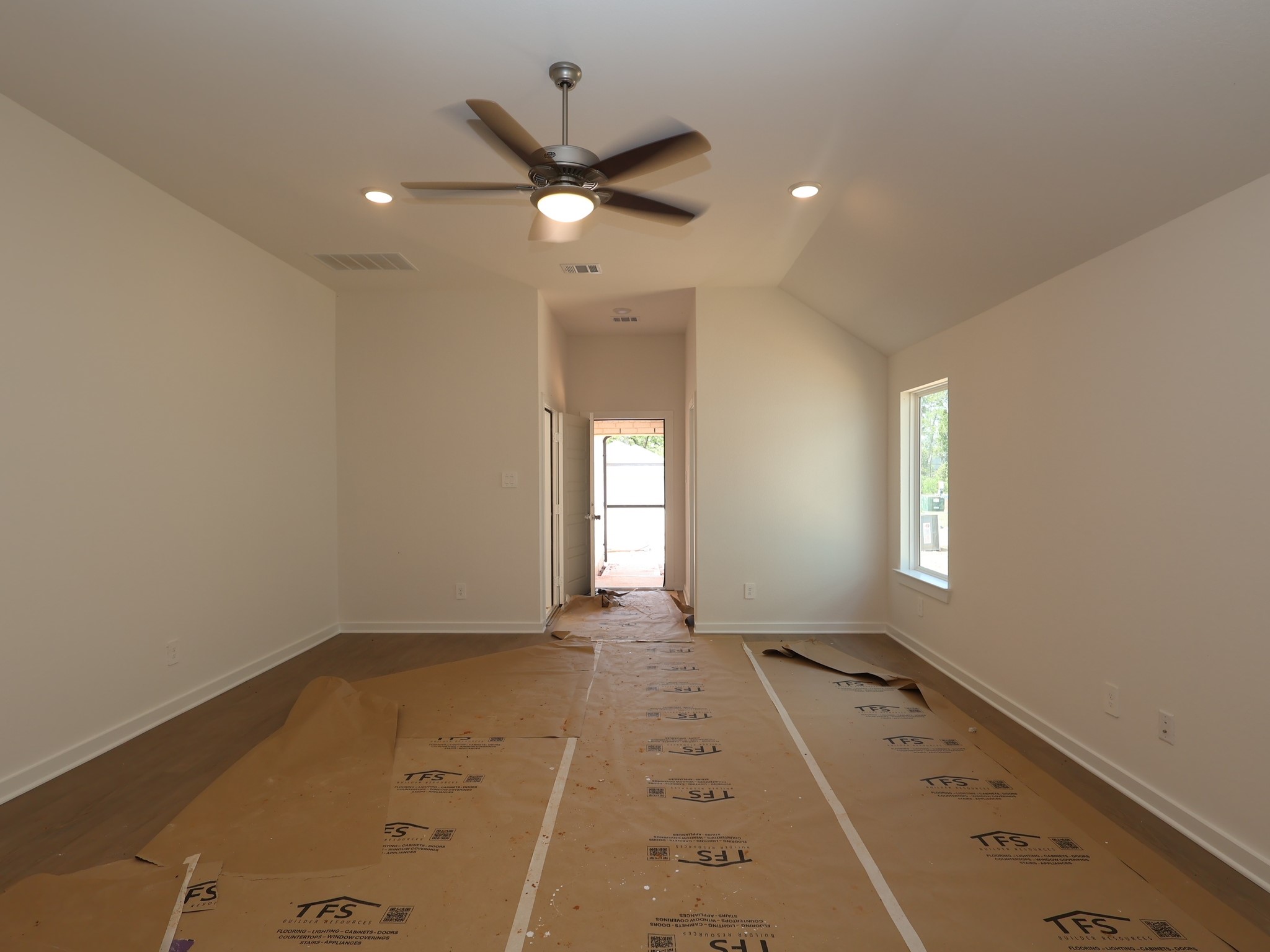 613 Falling Cave Drive Property Photo 4