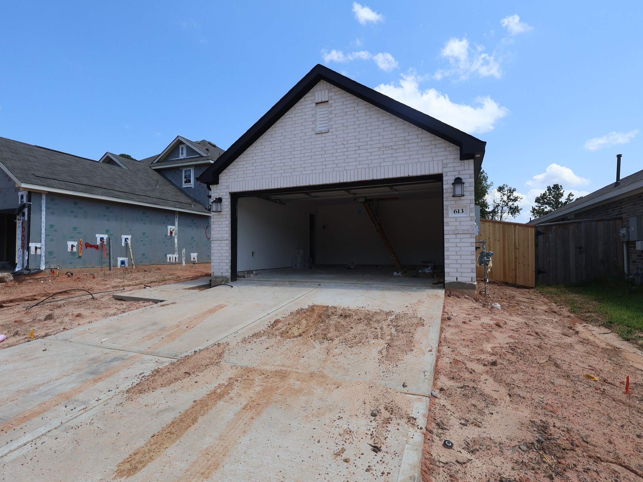 613 Falling Cave Drive Property Photo 7
