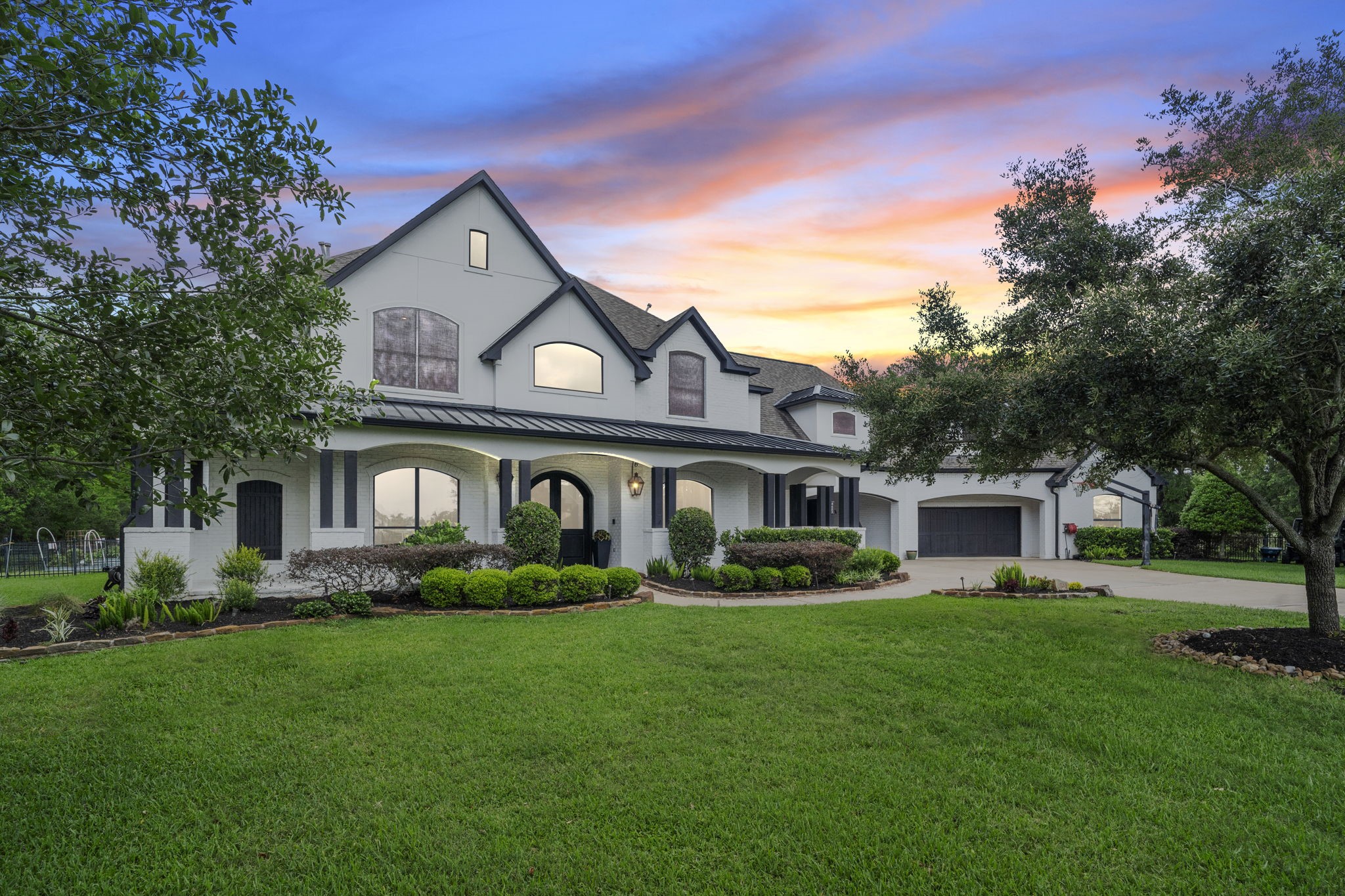 8603 Royal Retreat Property Photo 1