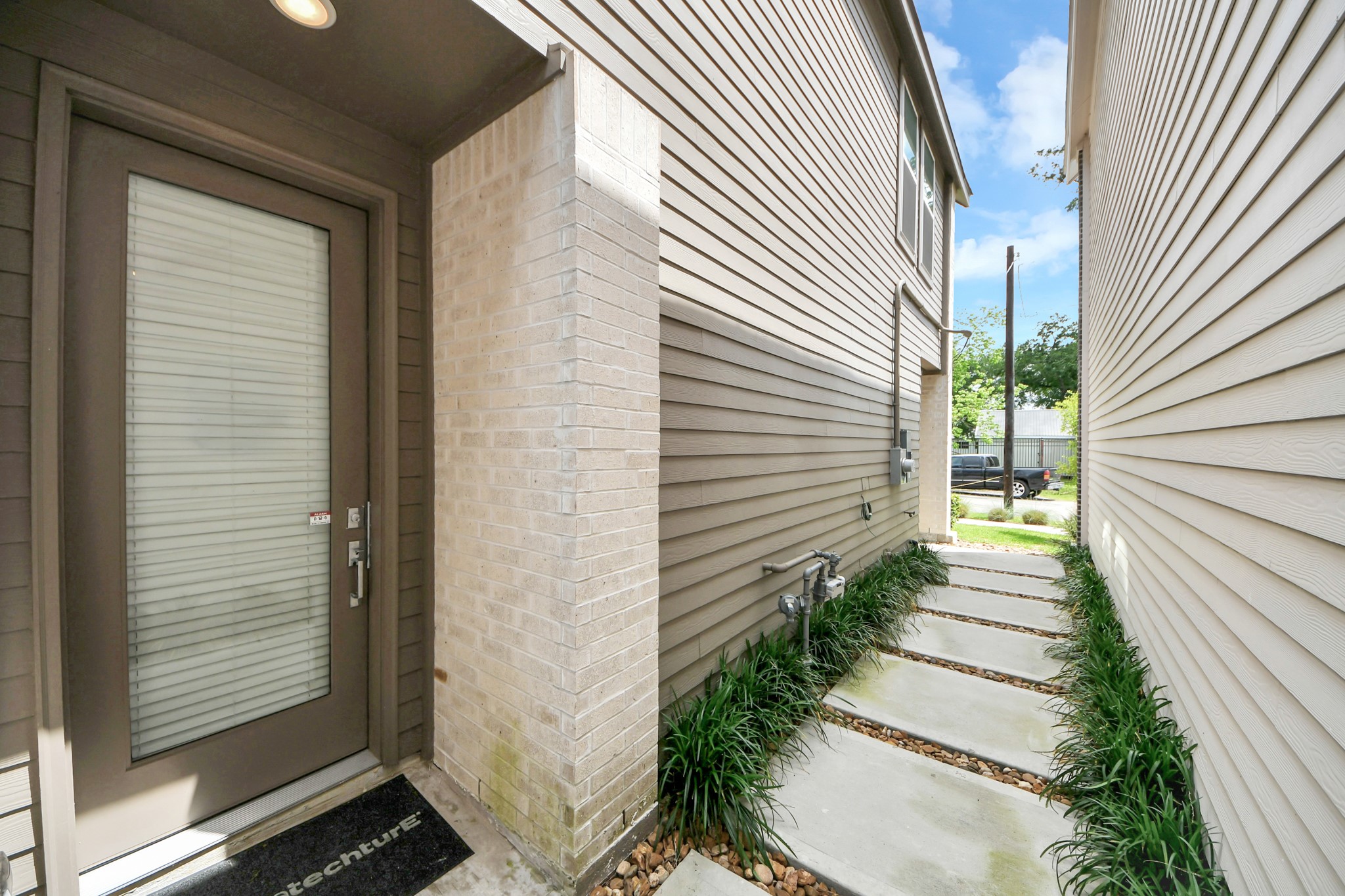 1042 Homer Street Property Photo 4