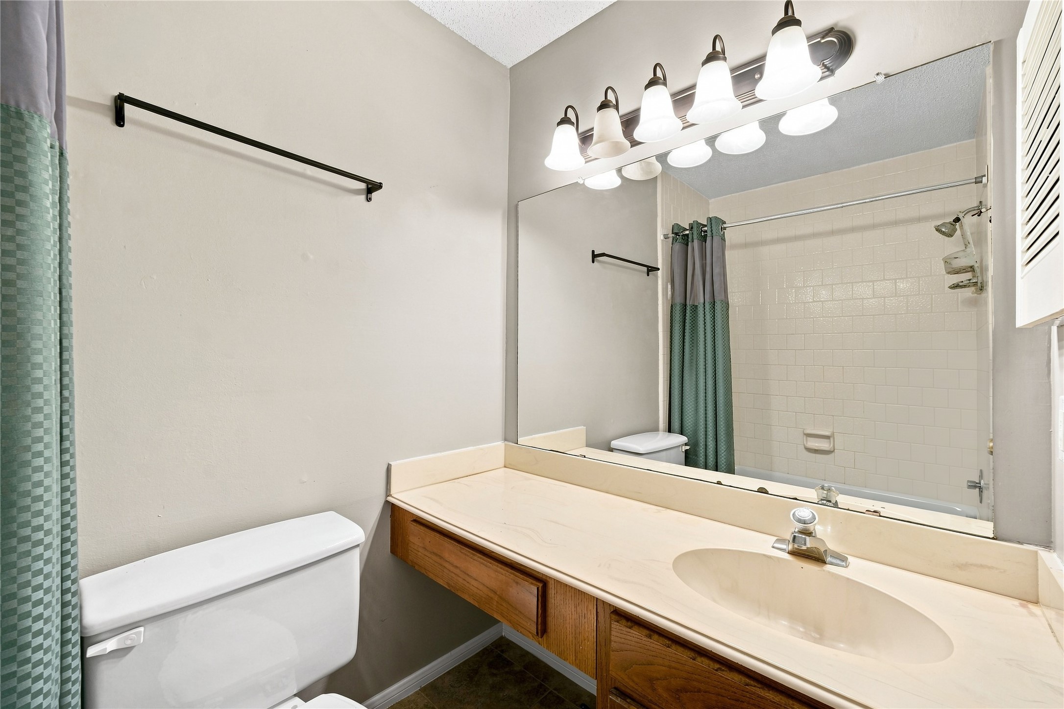 736 Country Place Drive I Property Photo 23