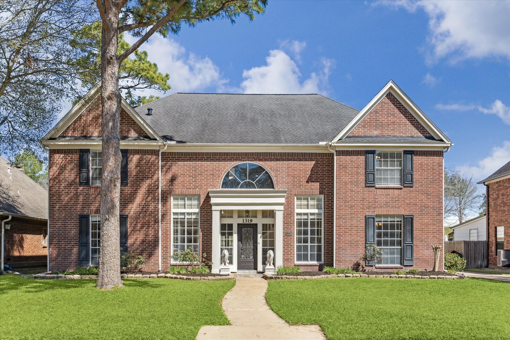 1319 Breezy Bend Drive Property Photo 1