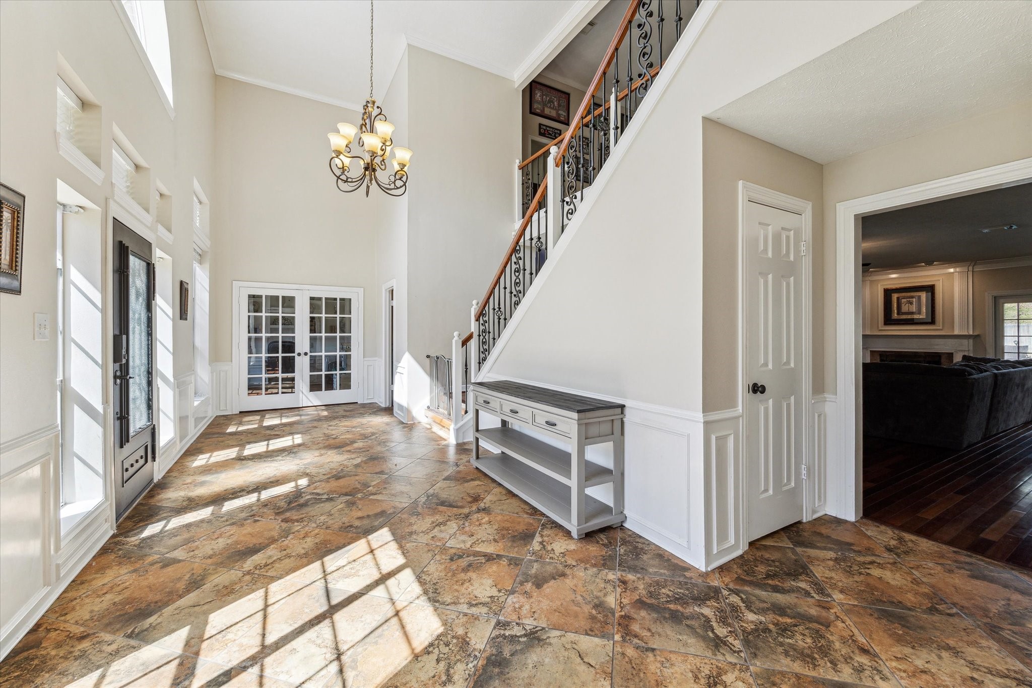 1319 Breezy Bend Drive Property Photo 4