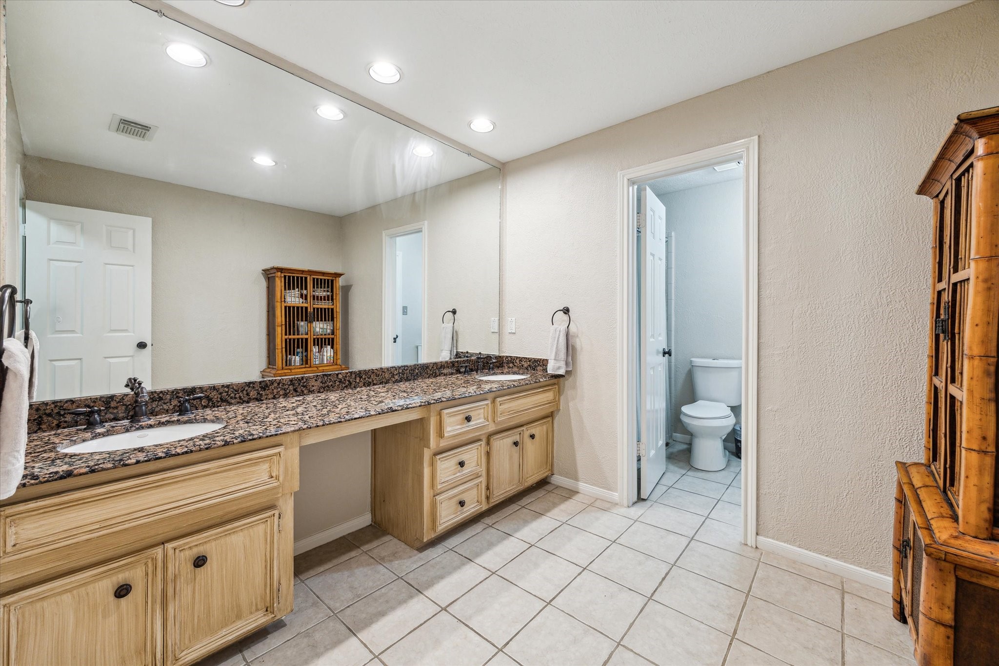 1319 Breezy Bend Drive Property Photo 30