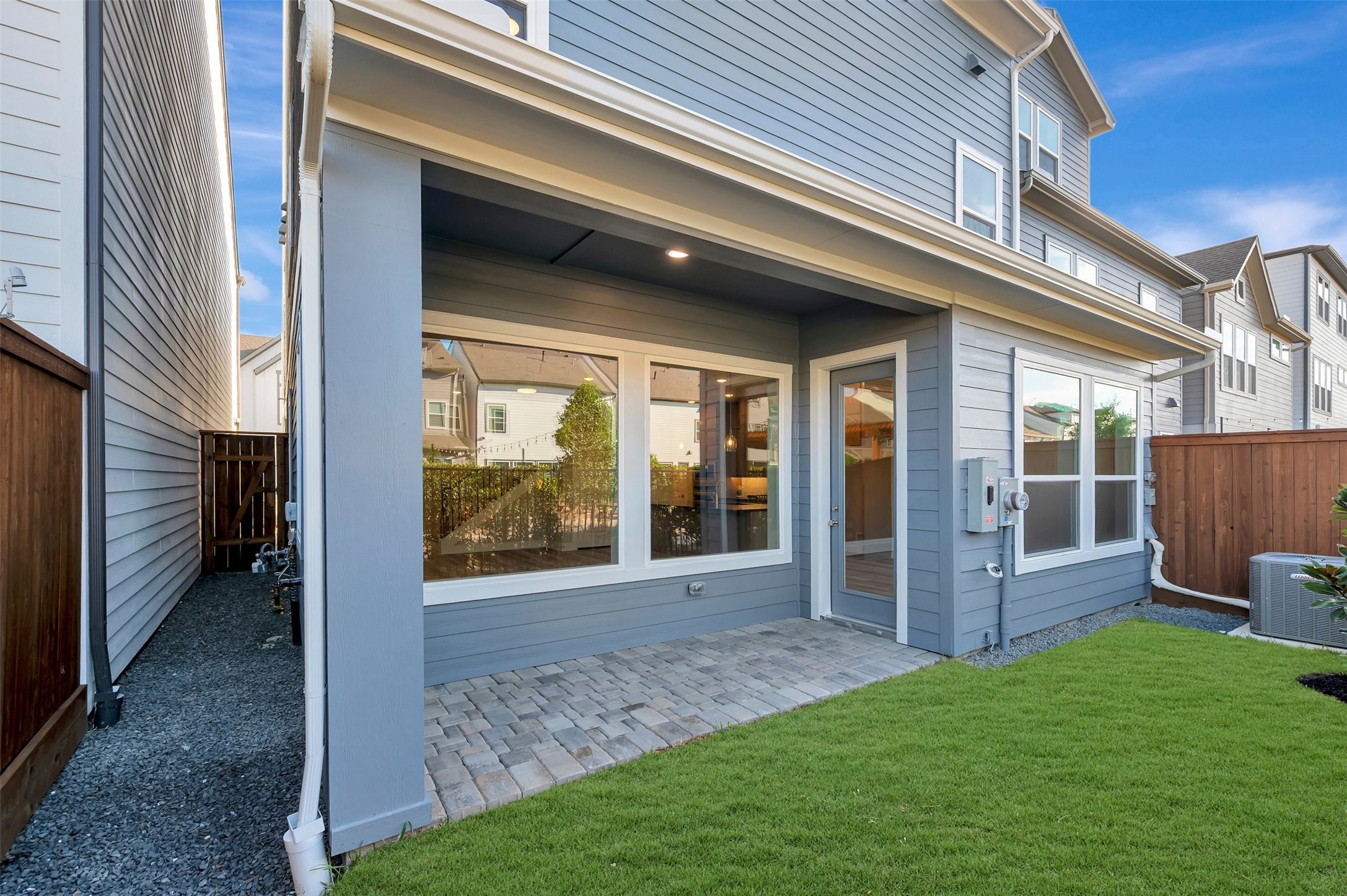 16022 Hayes Park Drive Property Photo 6