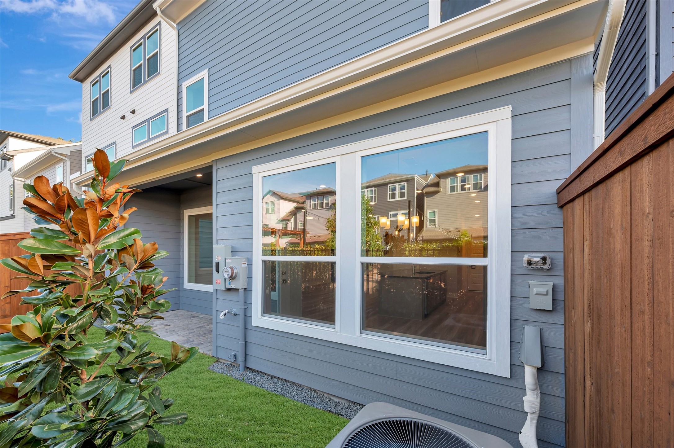 16022 Hayes Park Drive Property Photo 8