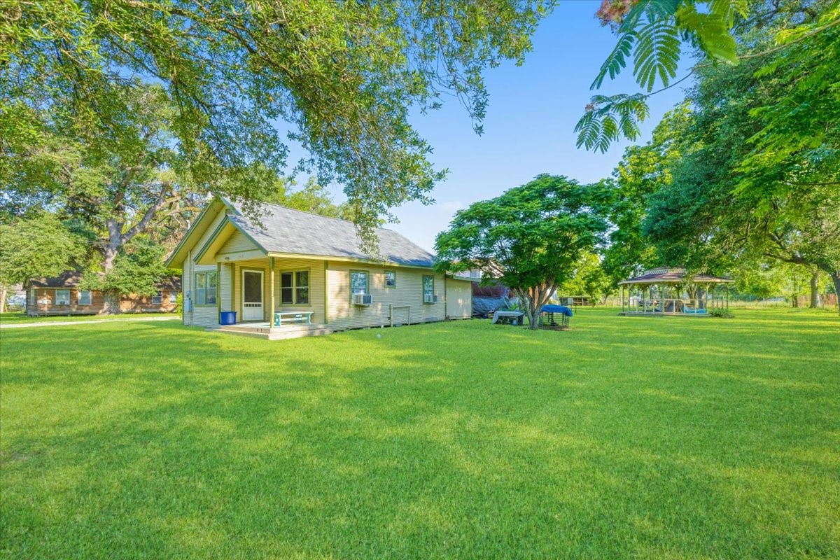 3929 Almeda Genoa Road Property Photo 9