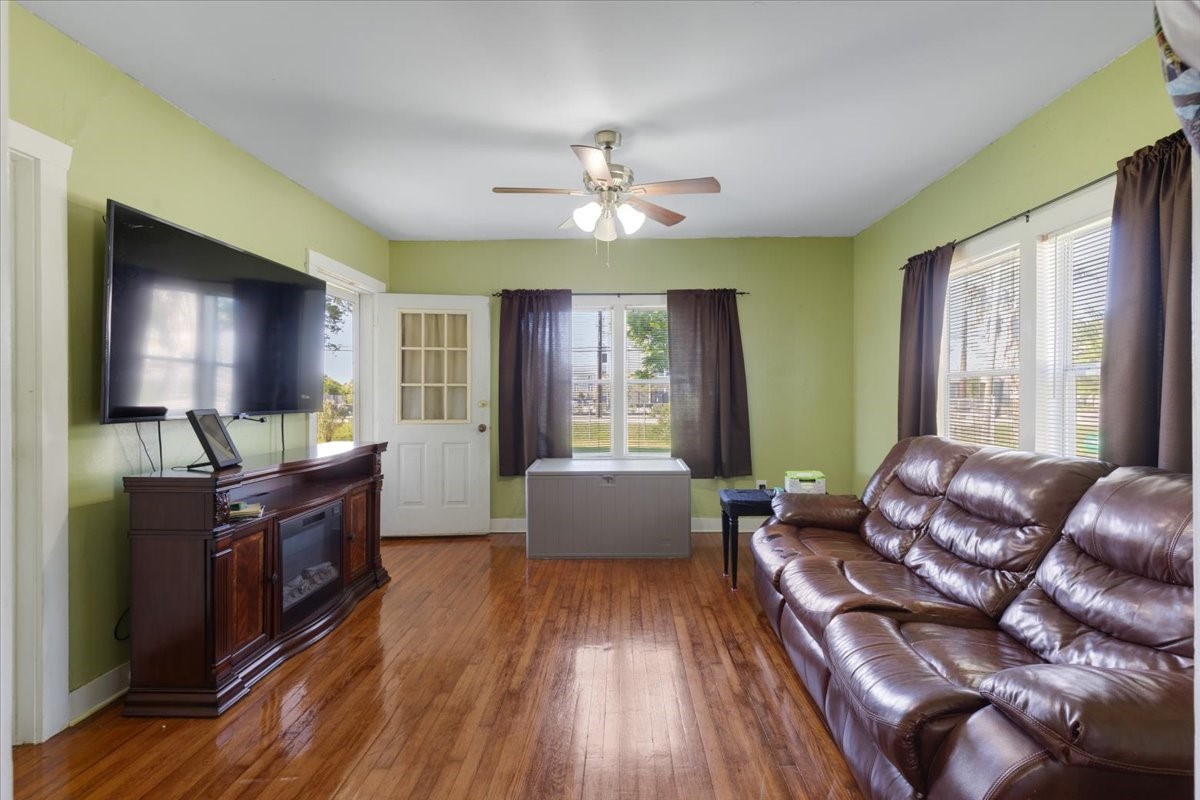 3929 Almeda Genoa Road Property Photo 12