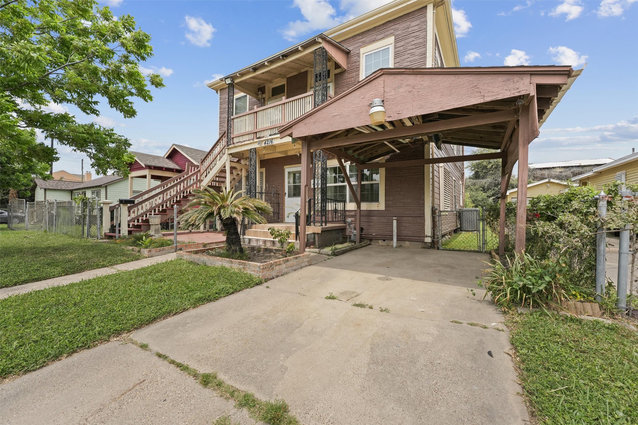 4216 Avenue M 1/2 Property Photo 4