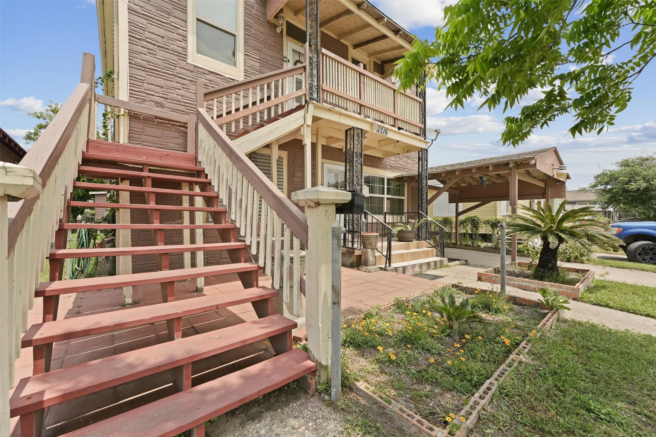 4216 Avenue M 1/2 Property Photo 5