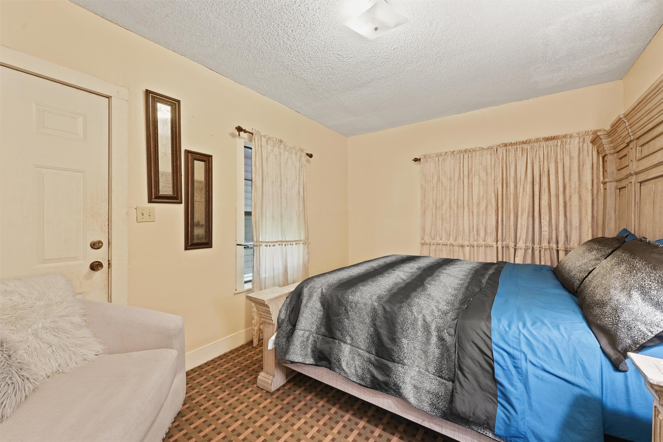4216 Avenue M 1/2 Property Photo 10