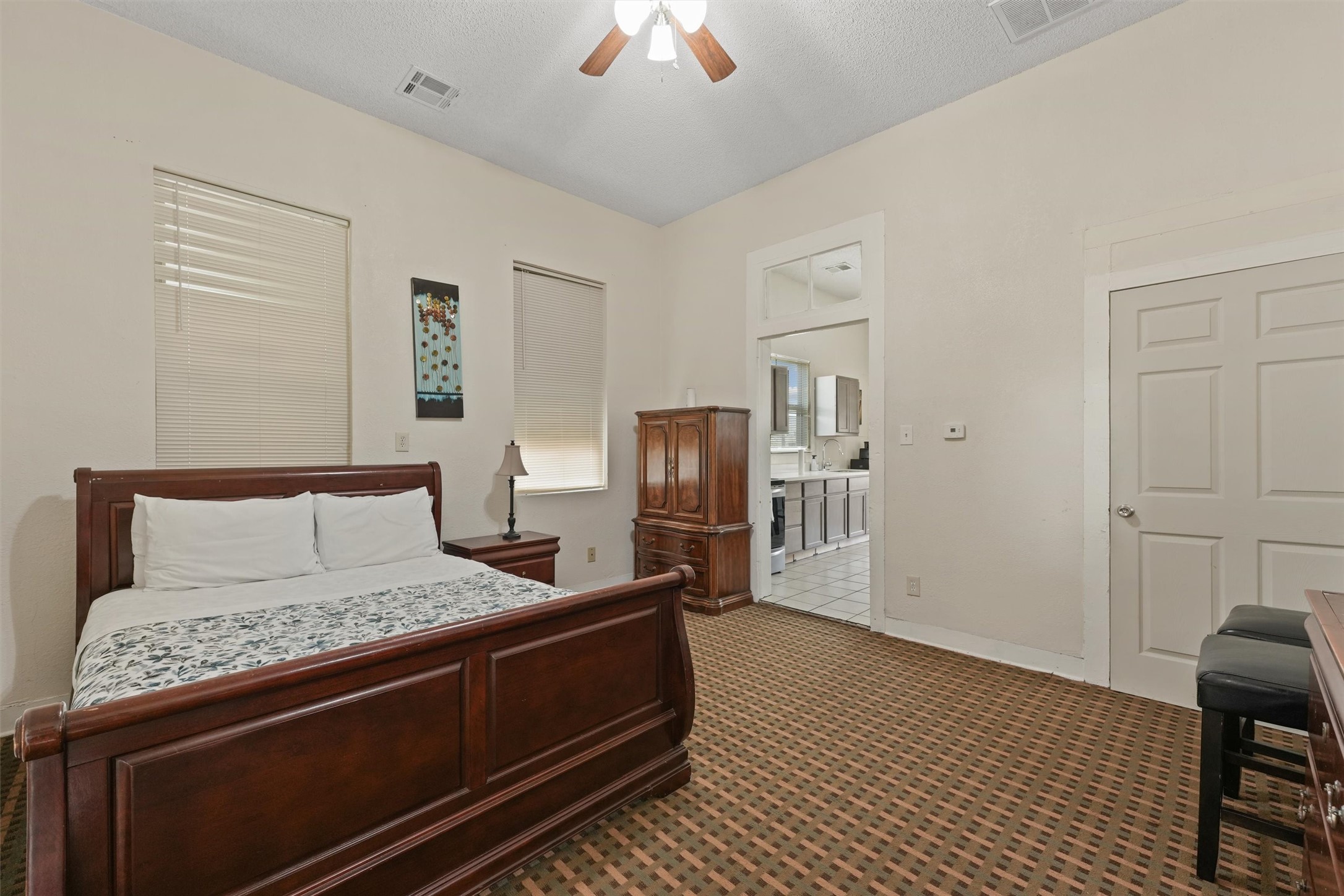 4216 Avenue M 1/2 Property Photo 13