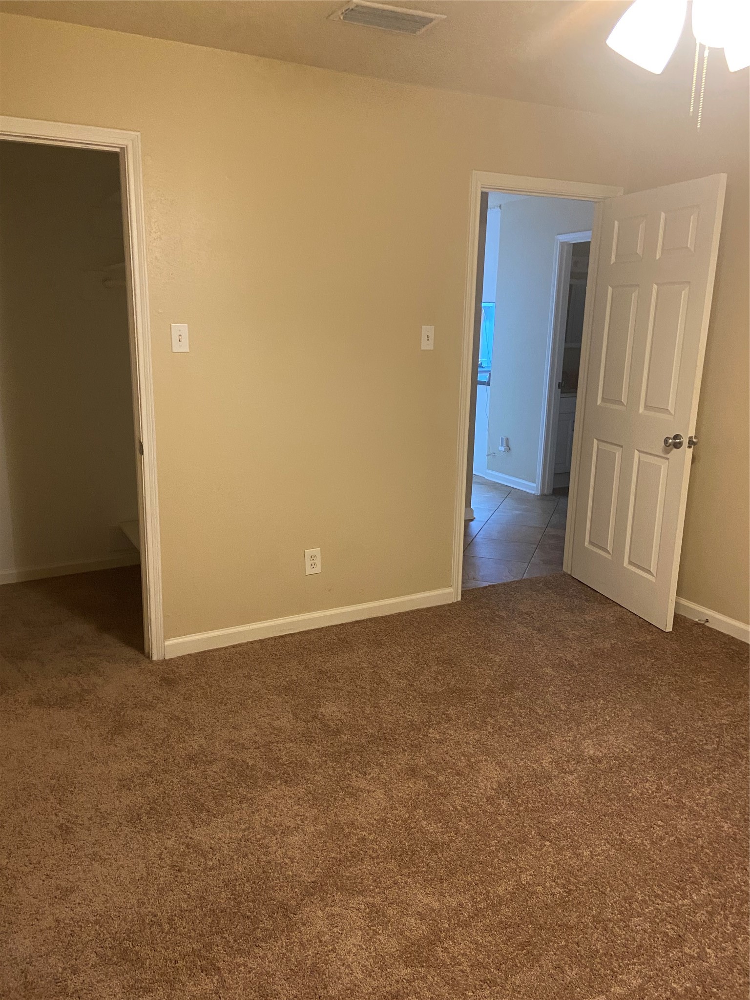 1711 Canary Circle Property Photo 8