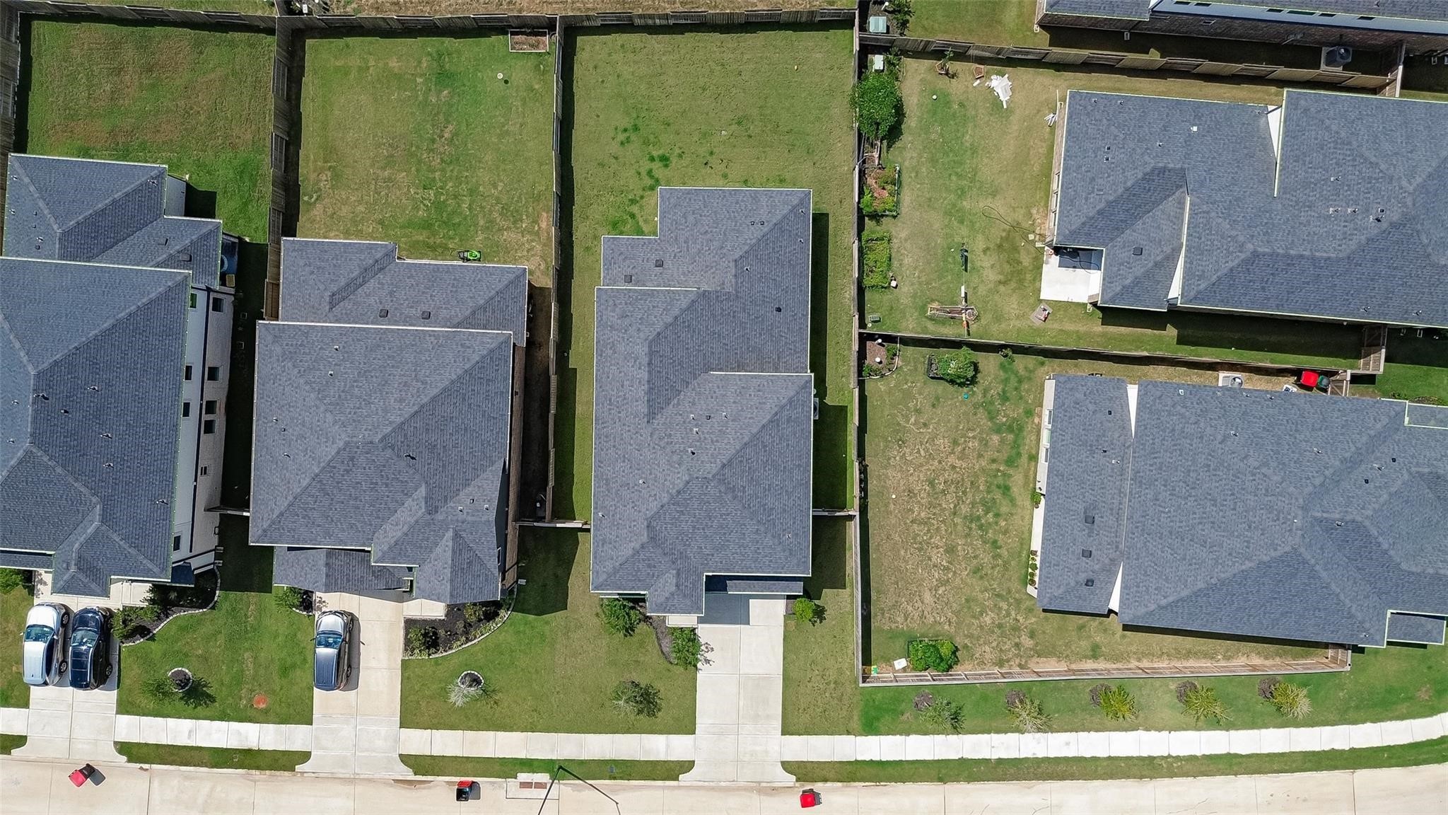 9311 Baradine Grove Lane Property Photo 3