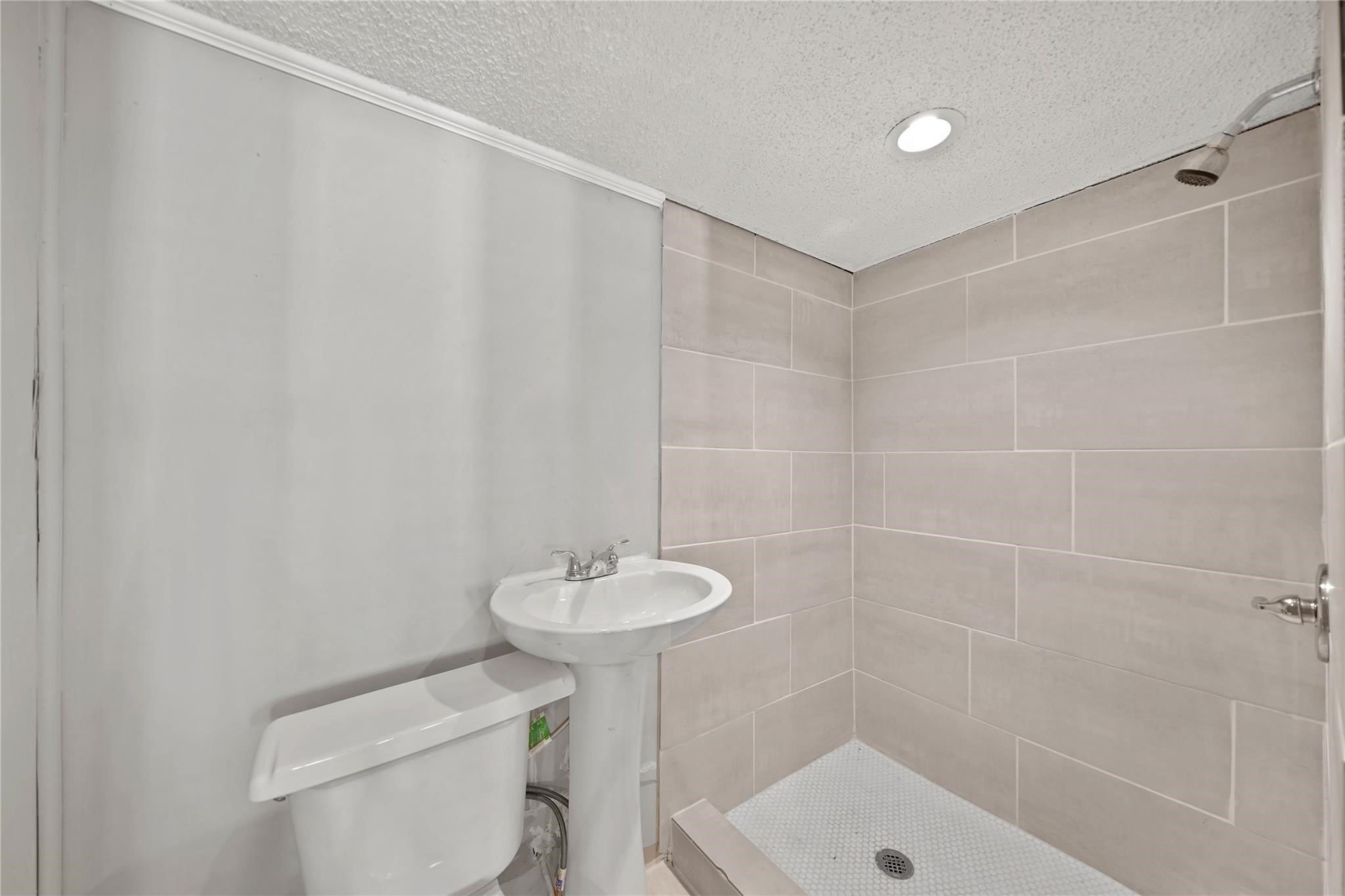 2835 Dragonwick Drive Property Photo 18