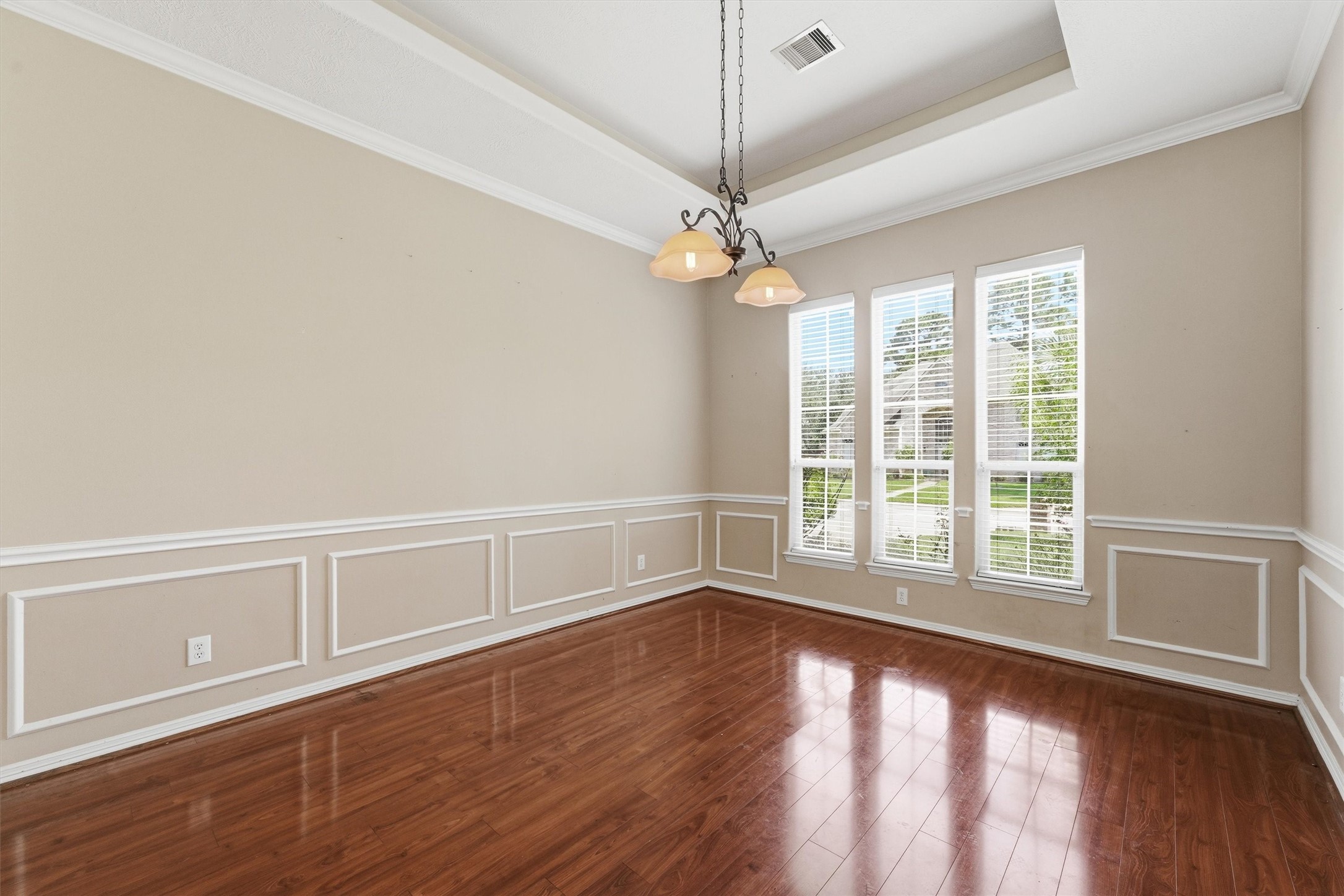 4714 Kings Way Property Photo 6