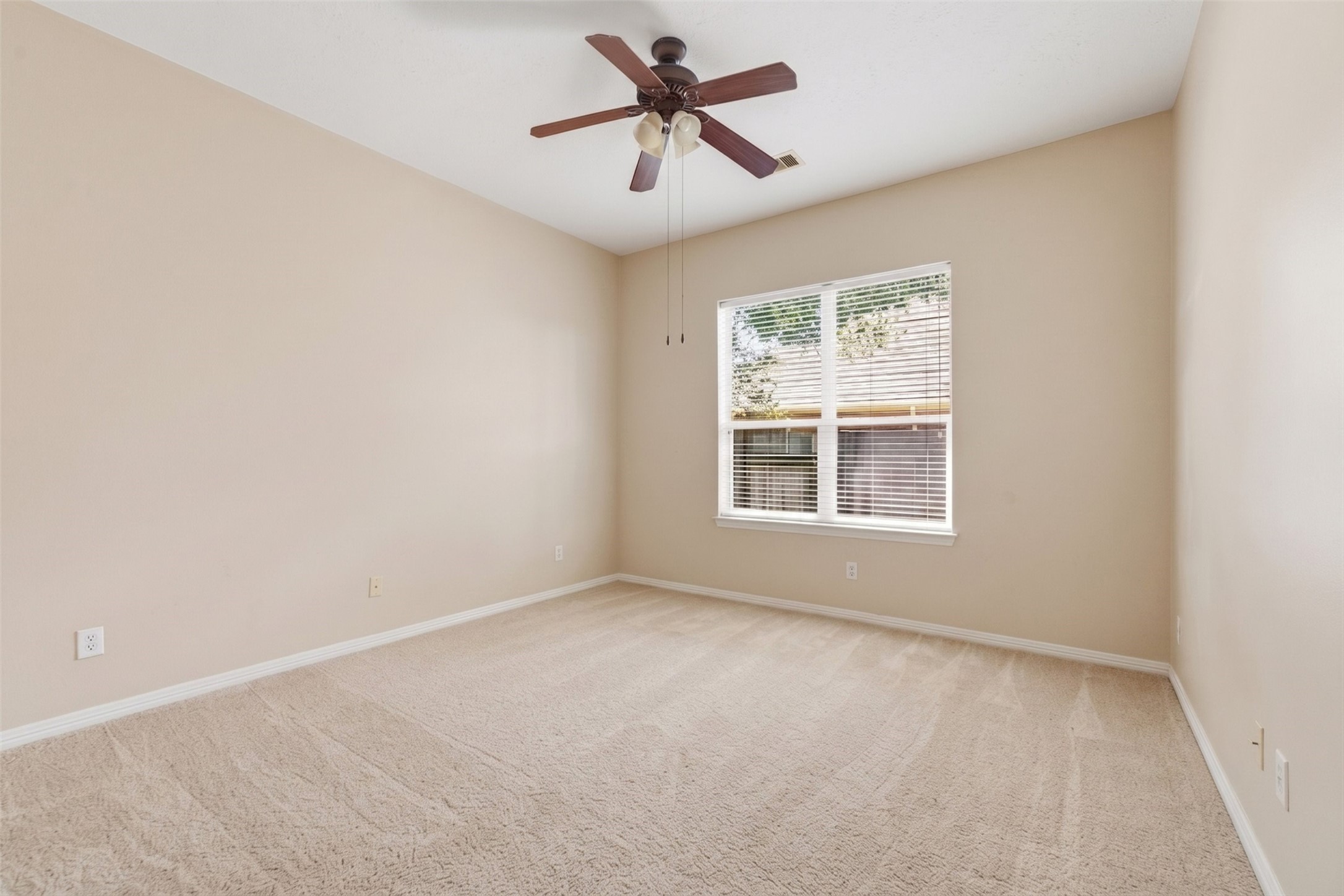 4714 Kings Way Property Photo 23